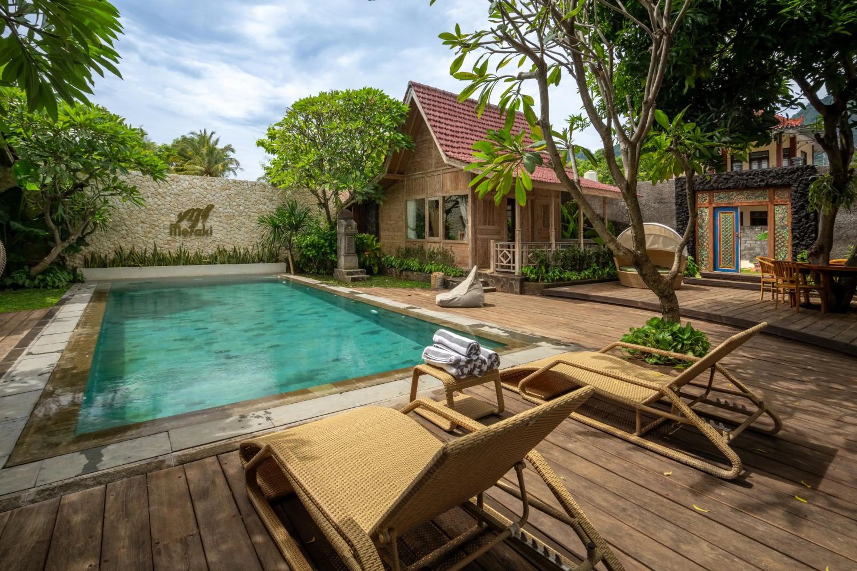 Garden in Meraki Luxury Villa