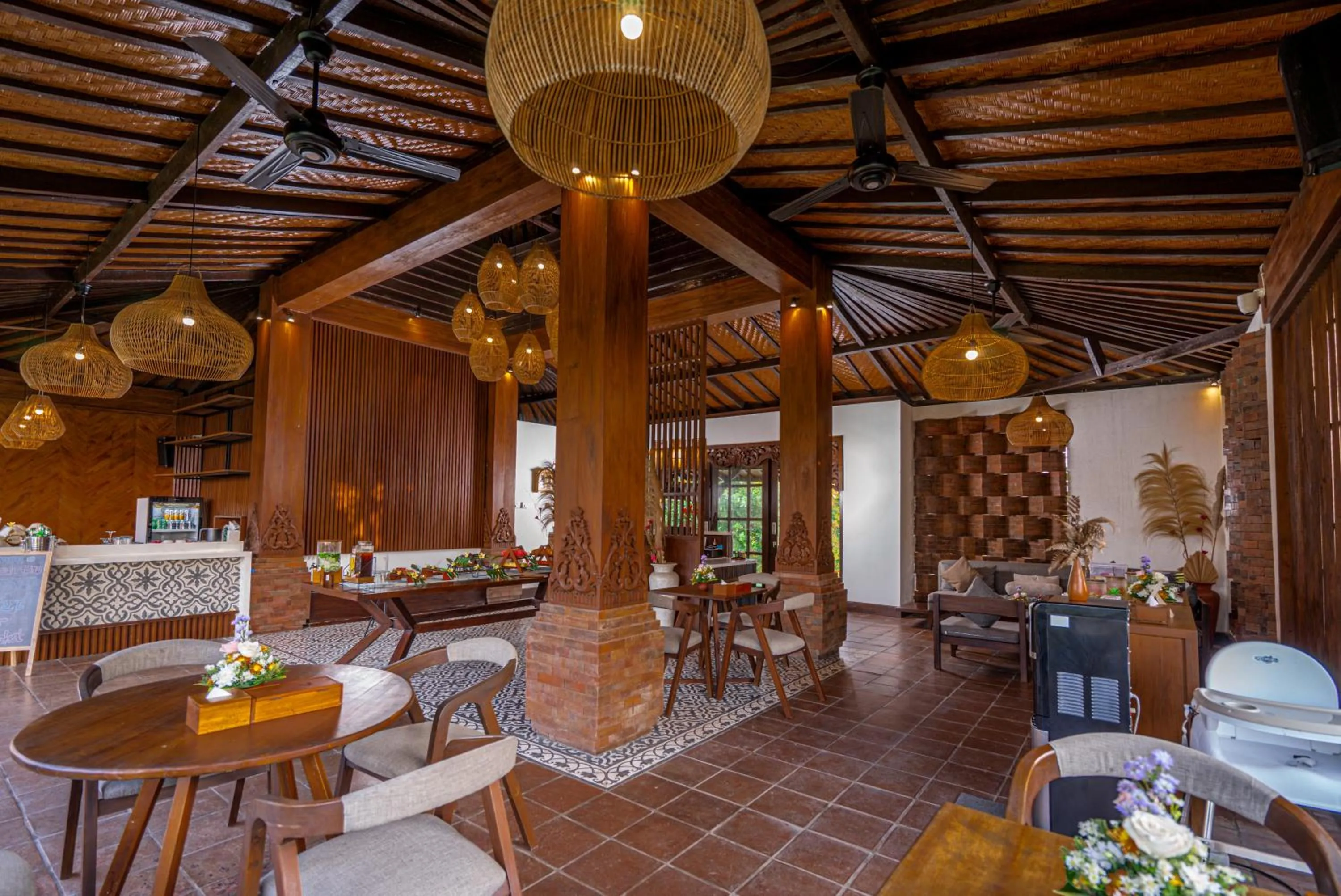 Restaurant/places to eat in Cemara Hills Uluwatu, The Reserve - Cottages & Villas