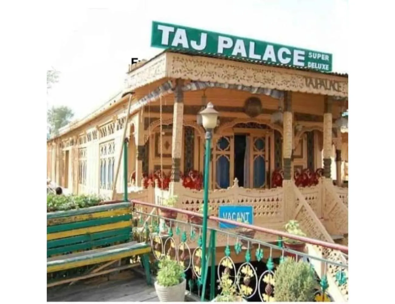Property building in Taj Palace Houseboat, Srinagar