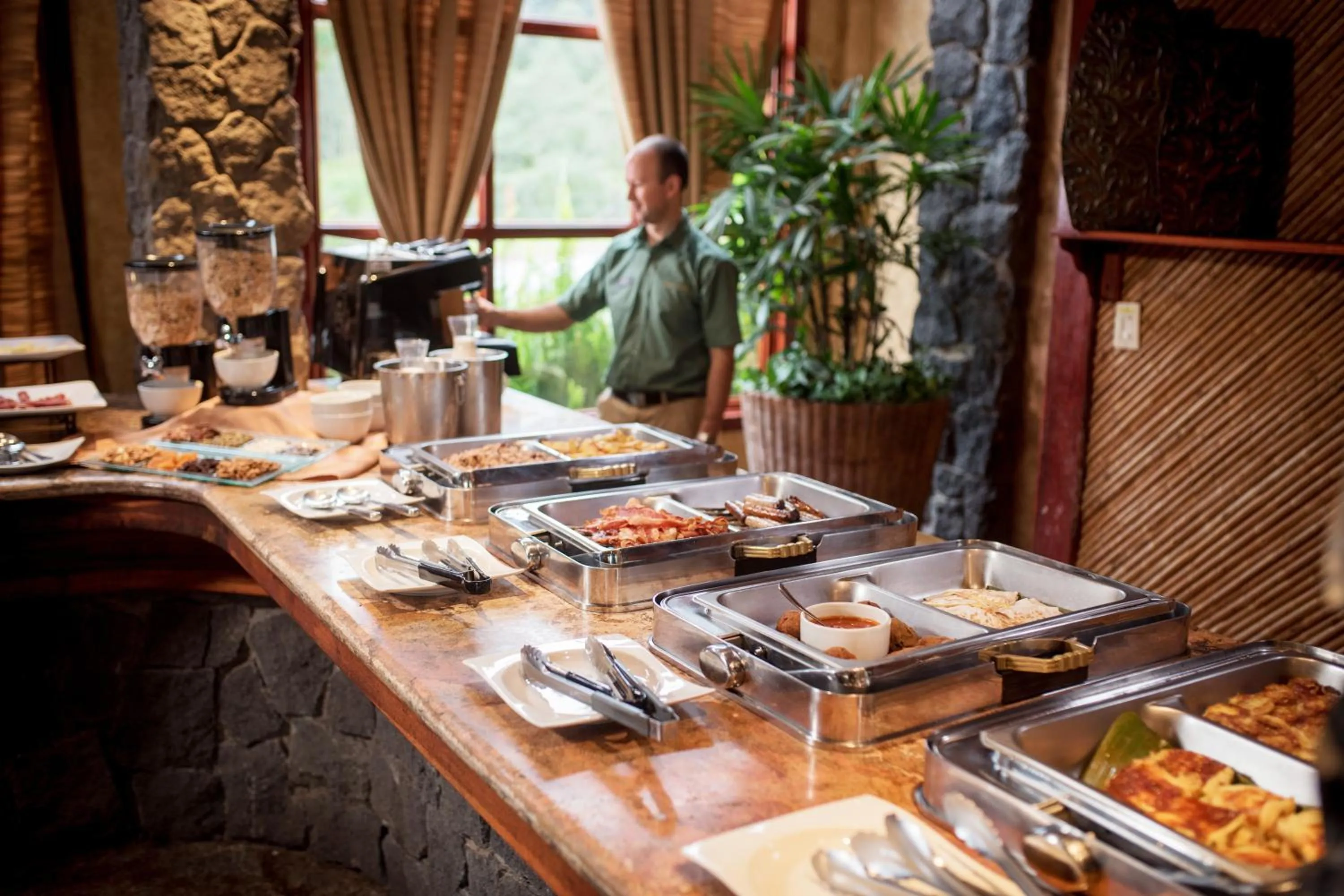 Buffet breakfast in Peace Lodge