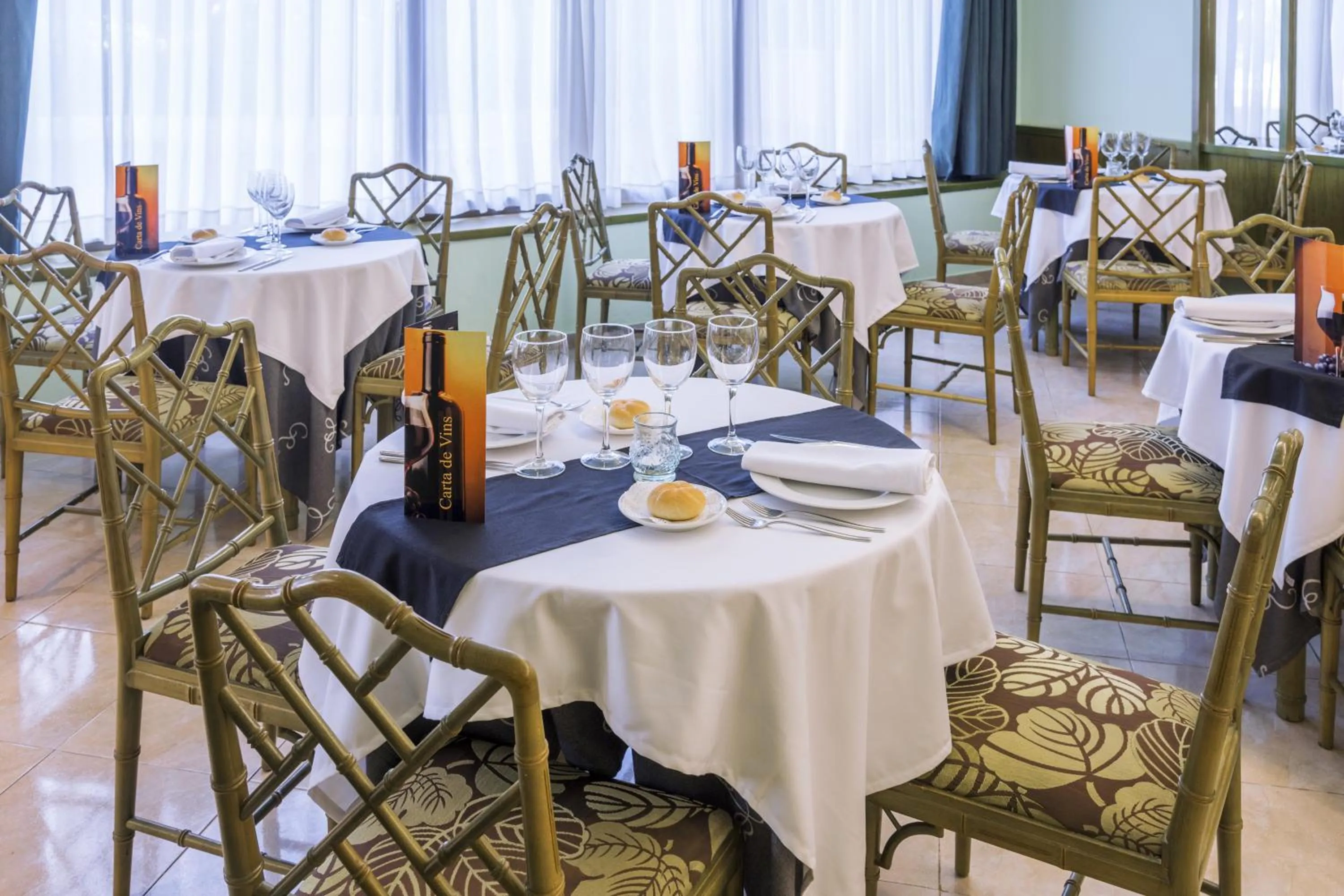 Restaurant/places to eat in Tropic Park