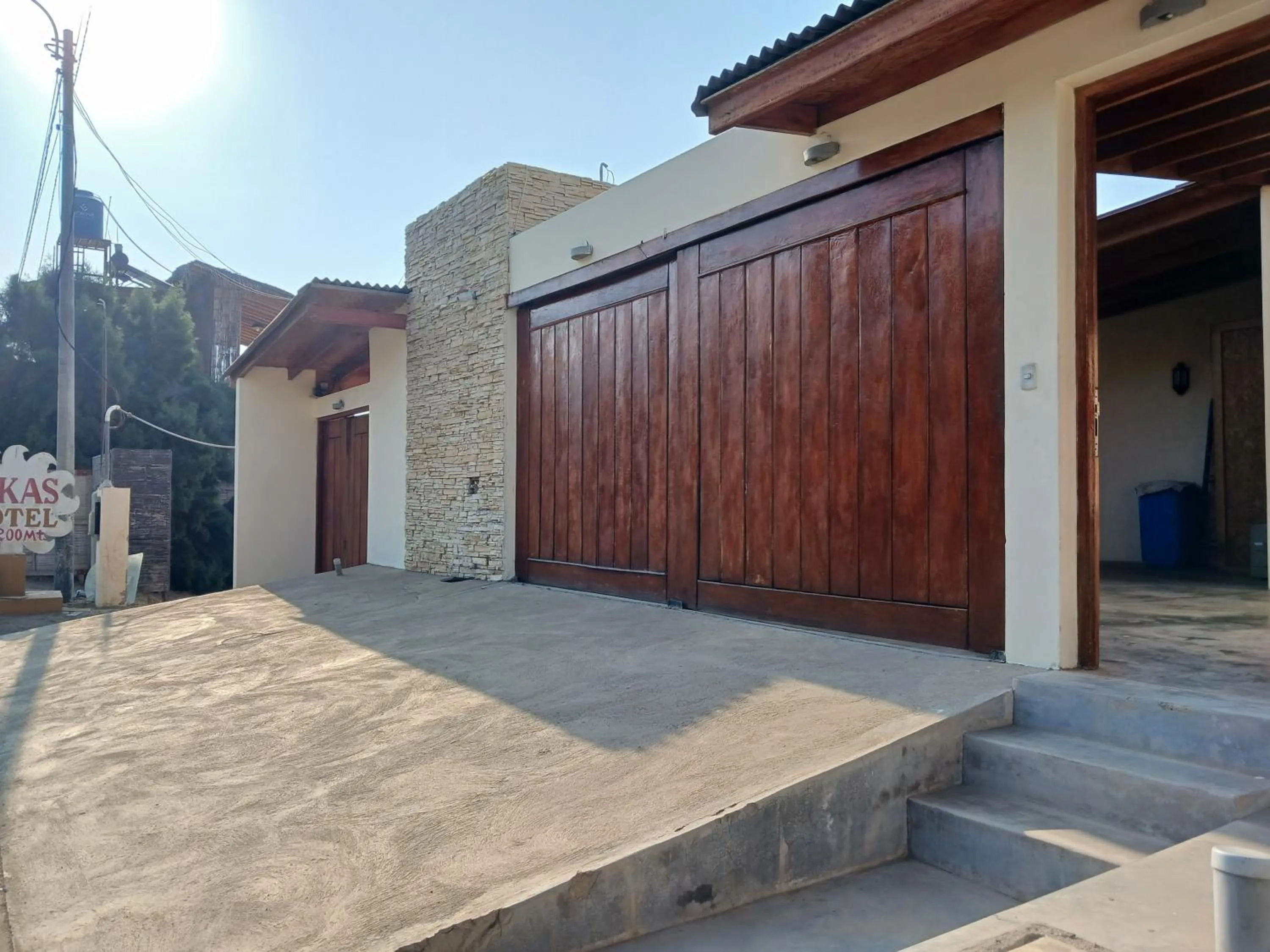 Property building in Casa de Playa Akas