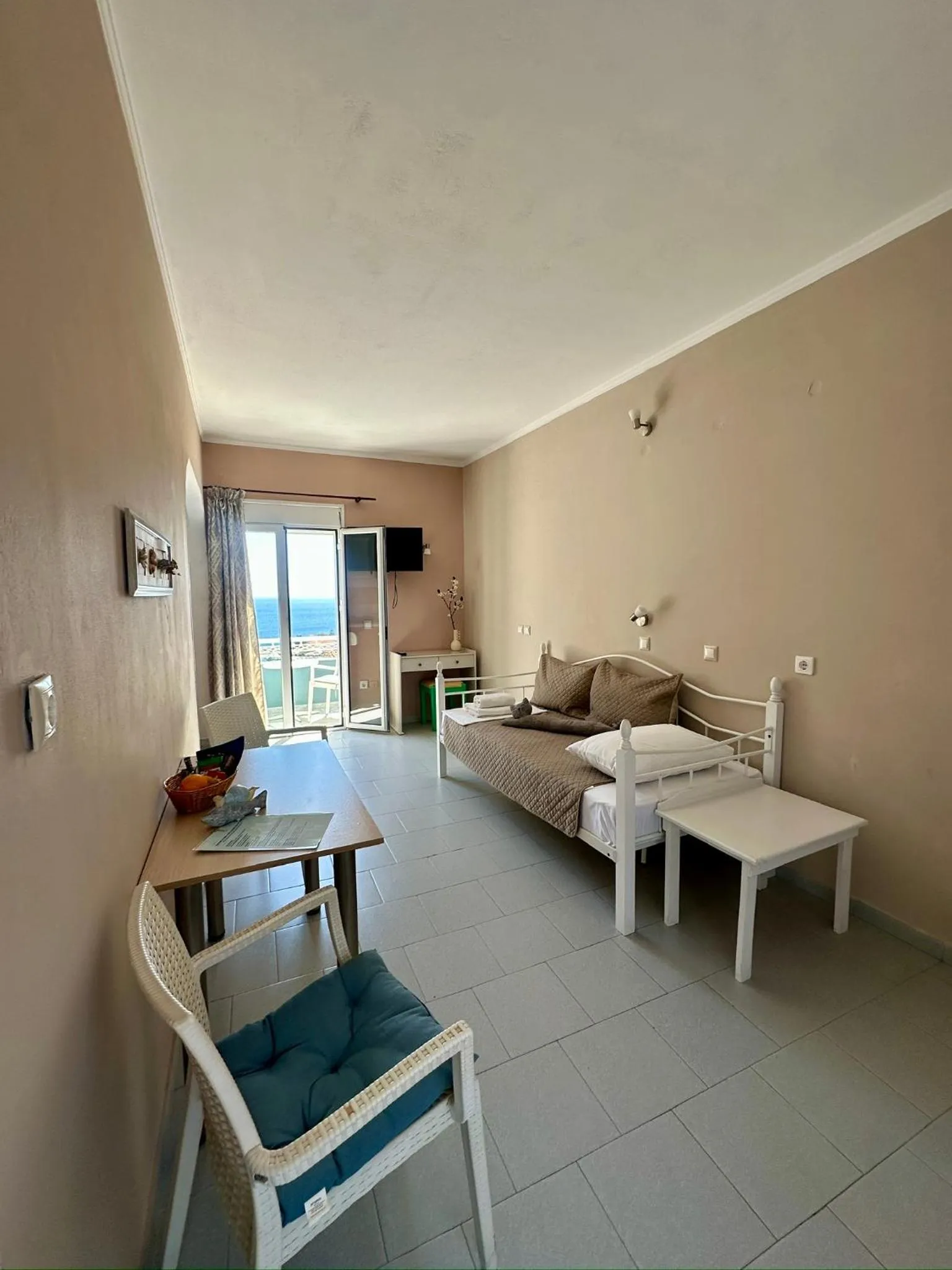 Living room, Bed in Hotel Lenox