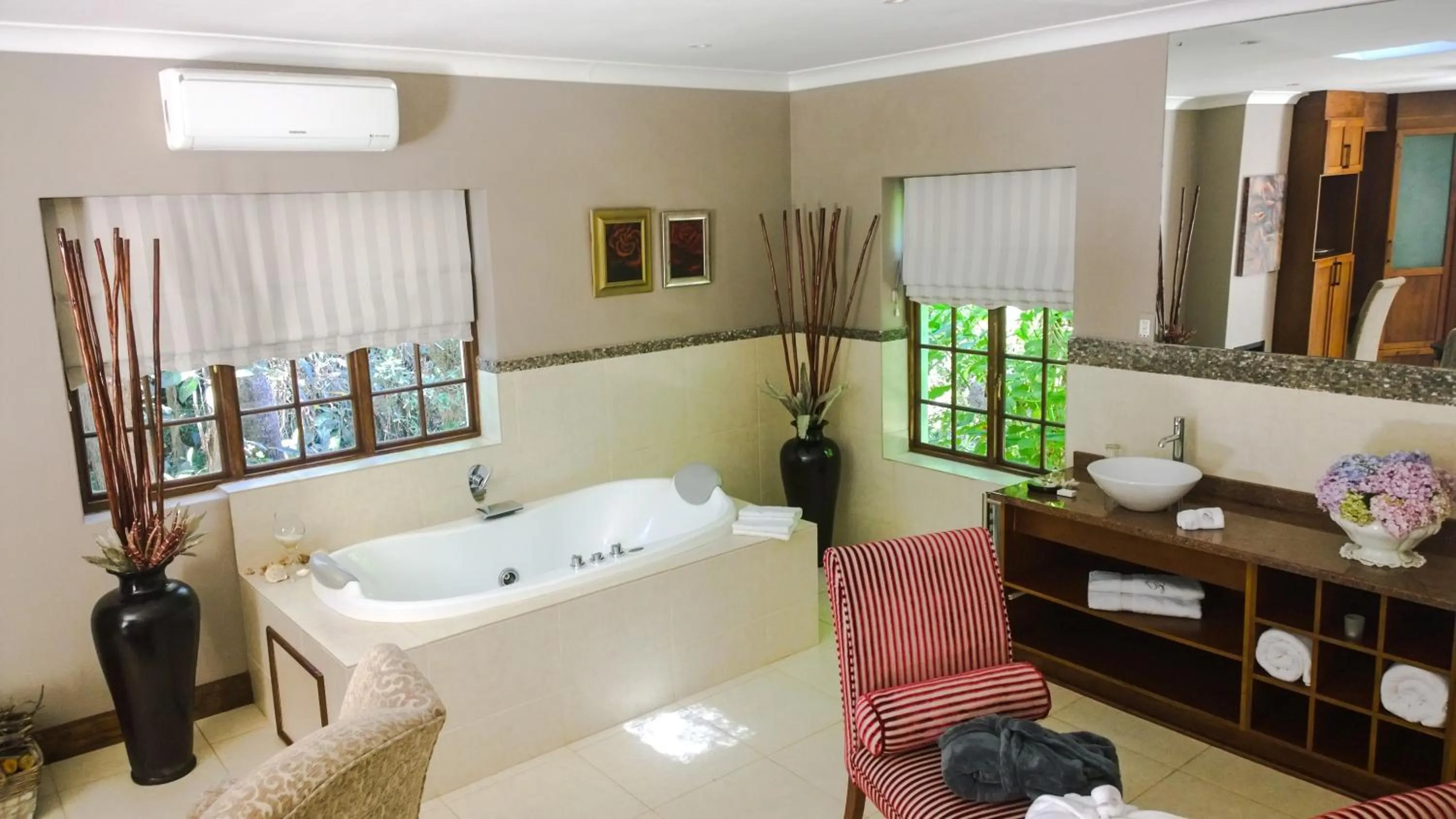 Bathroom in Edenbrook Country Manor