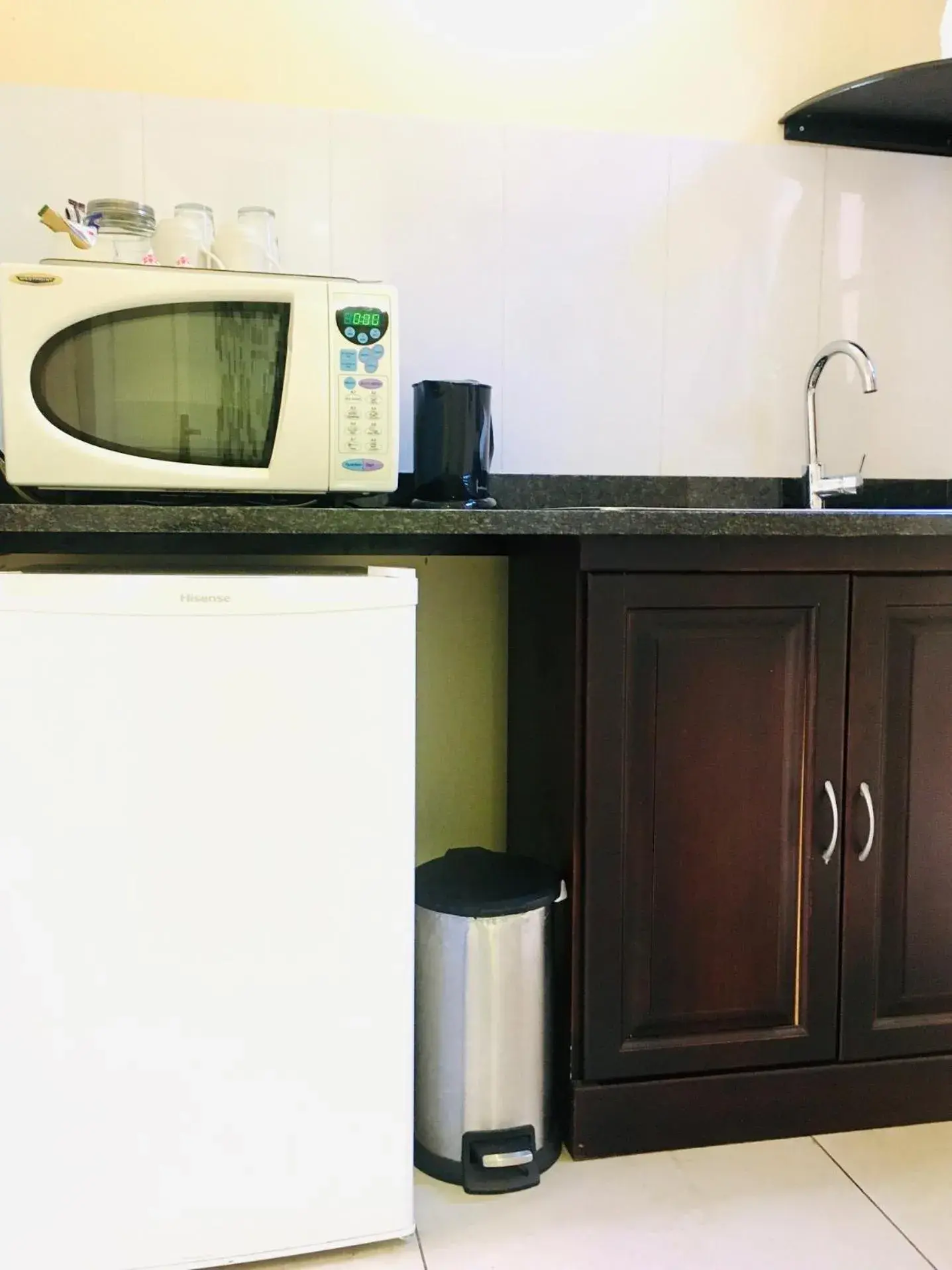 Standard Twin Room with Kitchenette - single occupancy in Clubview Guest House Standard Twin Room with Kitchenette - single occupancy in Clubview Guest House
