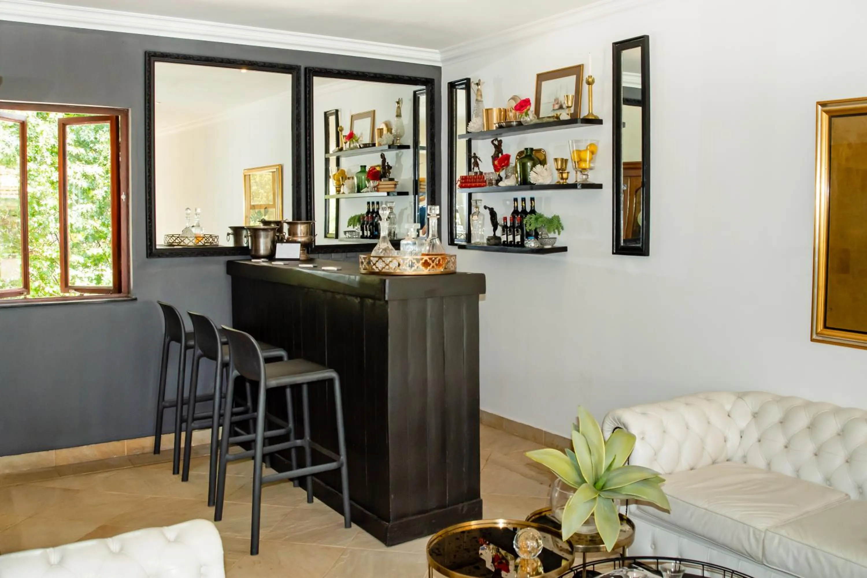 Lounge or bar in Gardenia Boutique Hotel