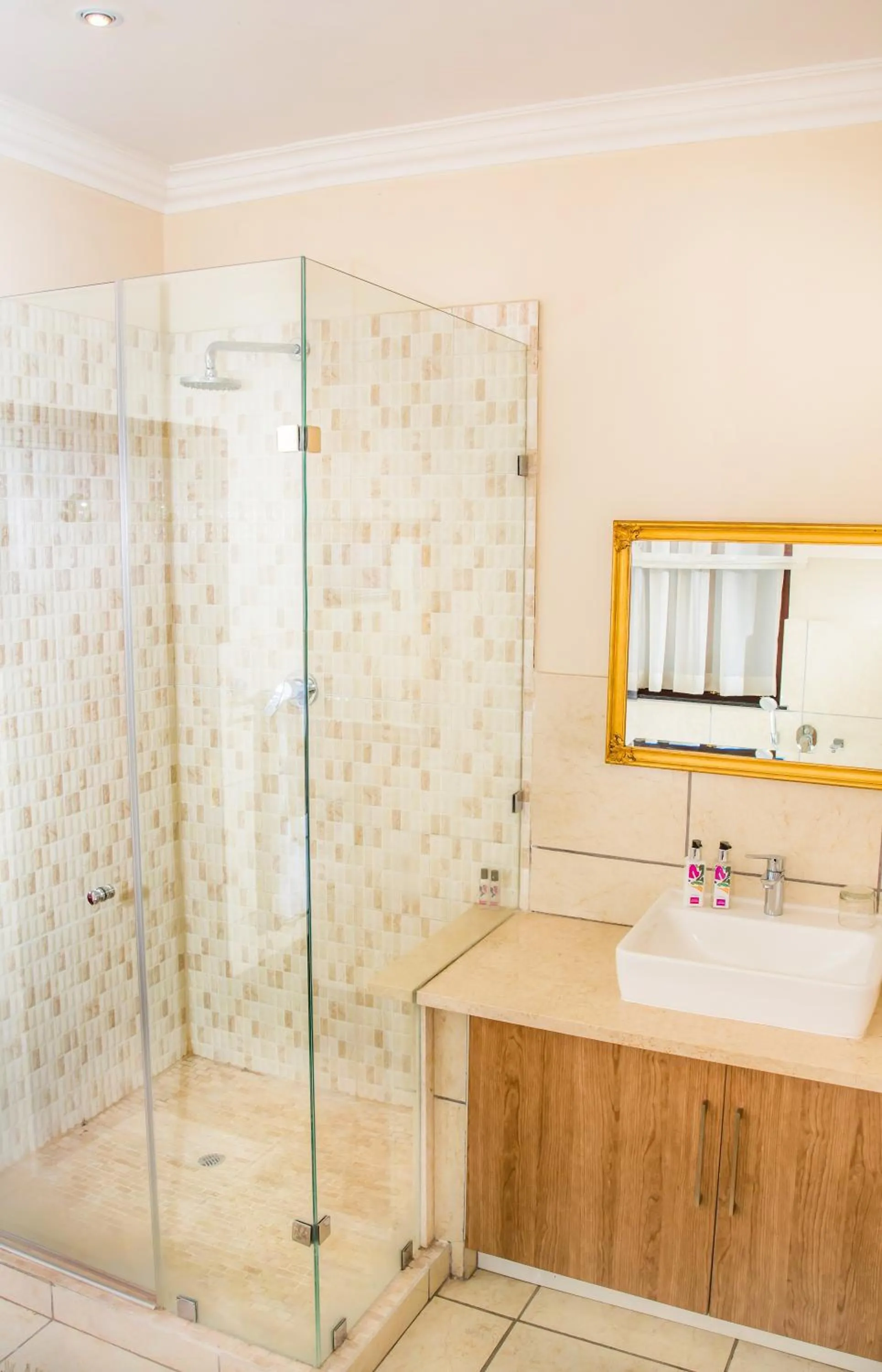 Bathroom in Gardenia Boutique Hotel