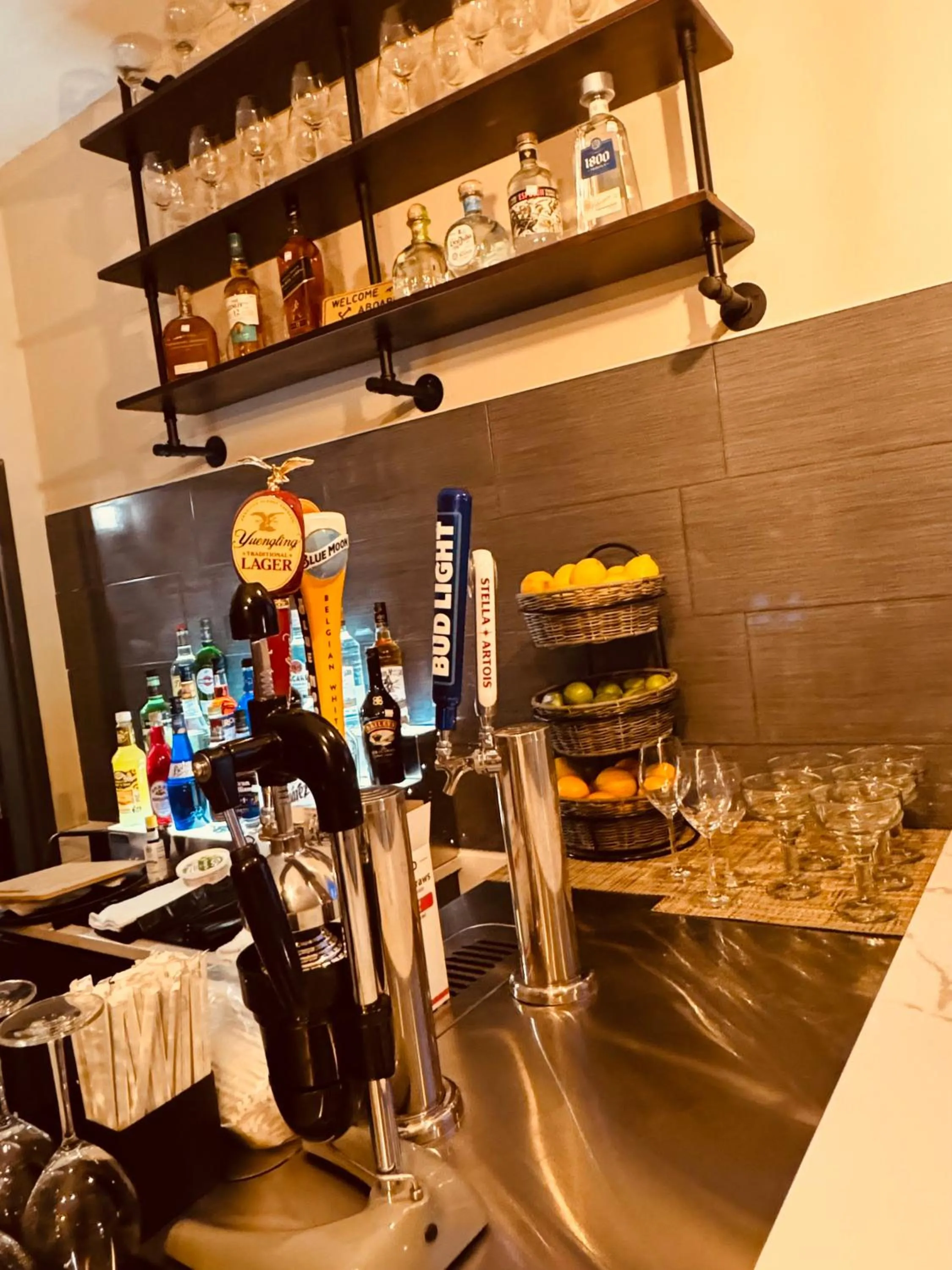 Restaurant/places to eat in Anchor Inn