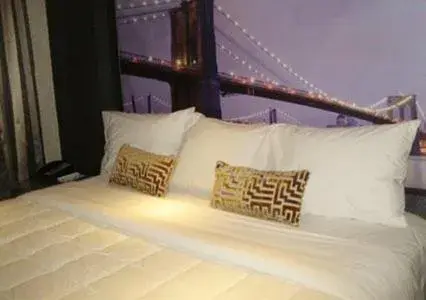 Standard Queen Room in Rodeway Inn Near JFK Airport Standard Queen Room in Rodeway Inn Near JFK Airport