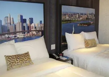 Decorative detail in Rodeway Inn Near JFK Airport Decorative detail in Rodeway Inn Near JFK Airport