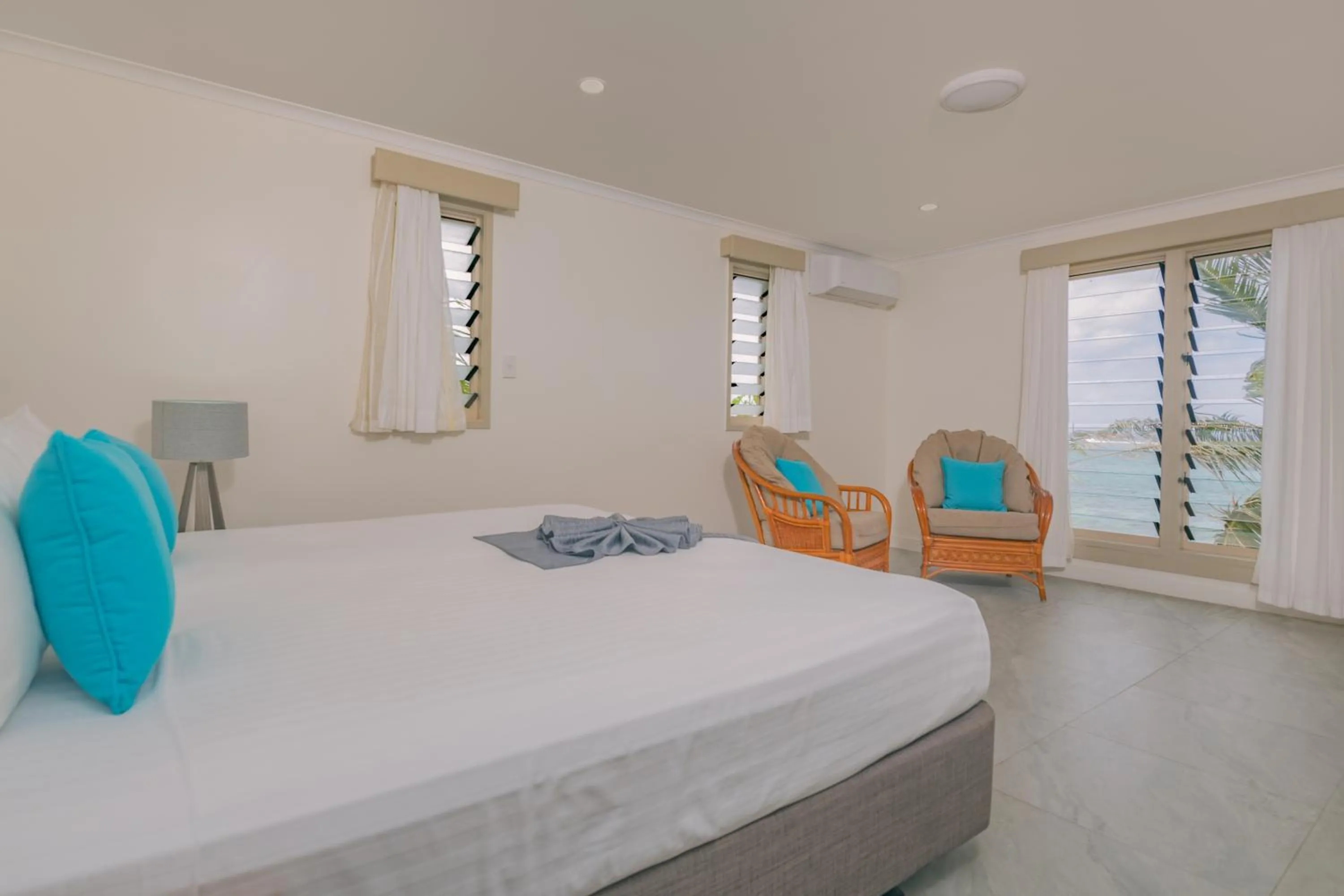 Bedroom, Bed in Moana Sands Beachfront Villas