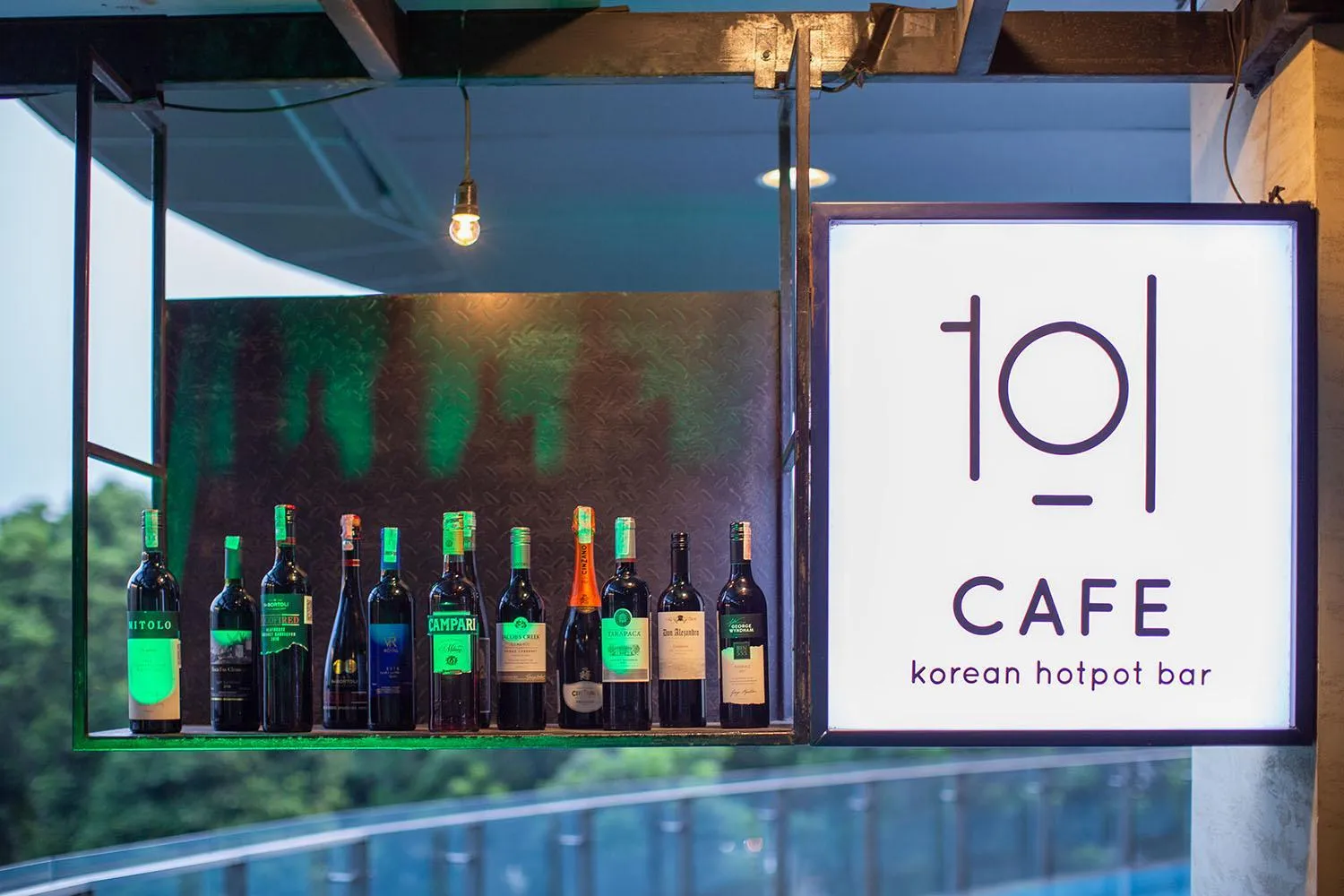 Lounge or bar in THE 1O1 Jakarta Sedayu Darmawangsa