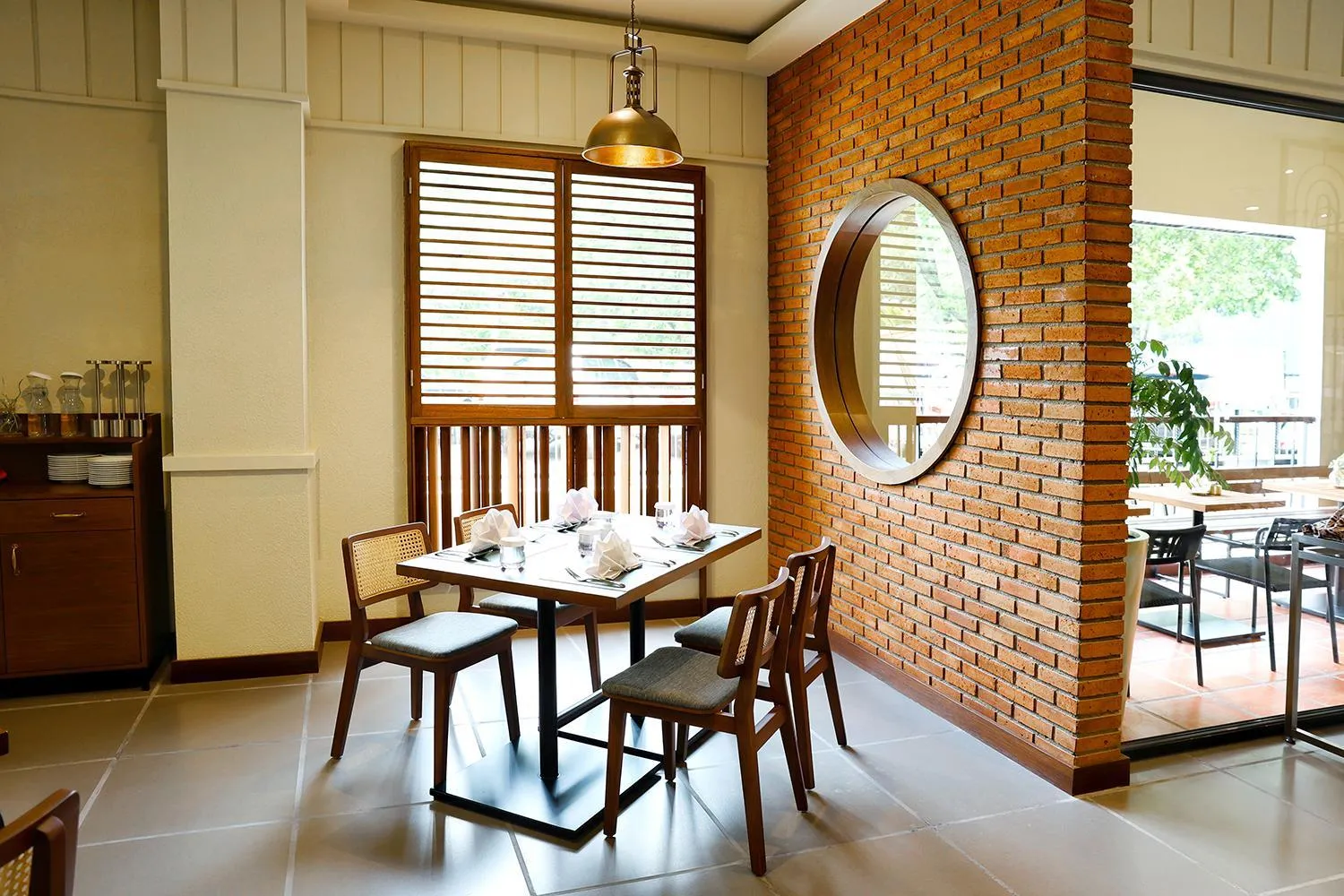 Restaurant/places to eat in THE 1O1 Jakarta Sedayu Darmawangsa