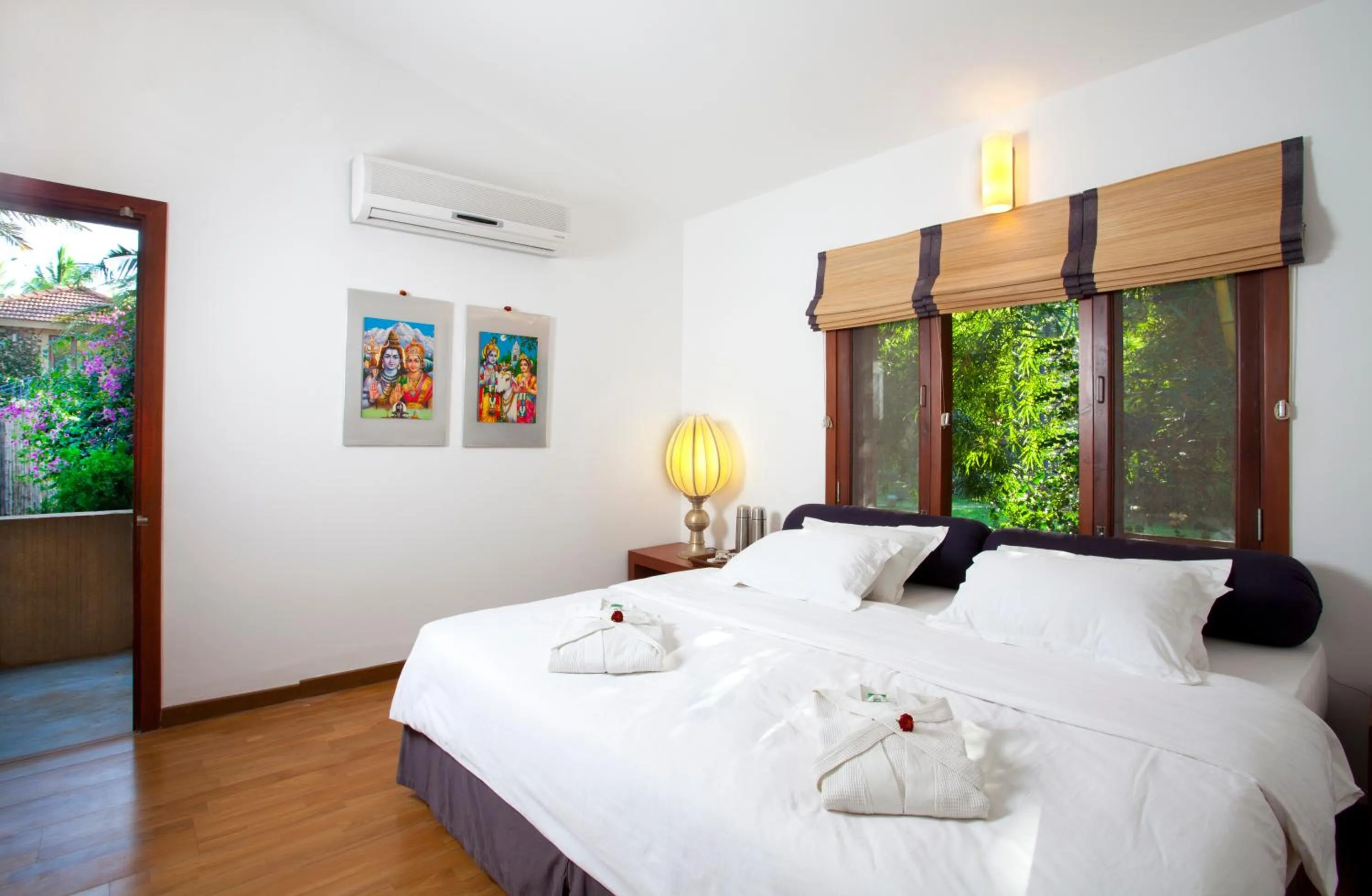 Bedroom, Bed in Shreyas Retreat