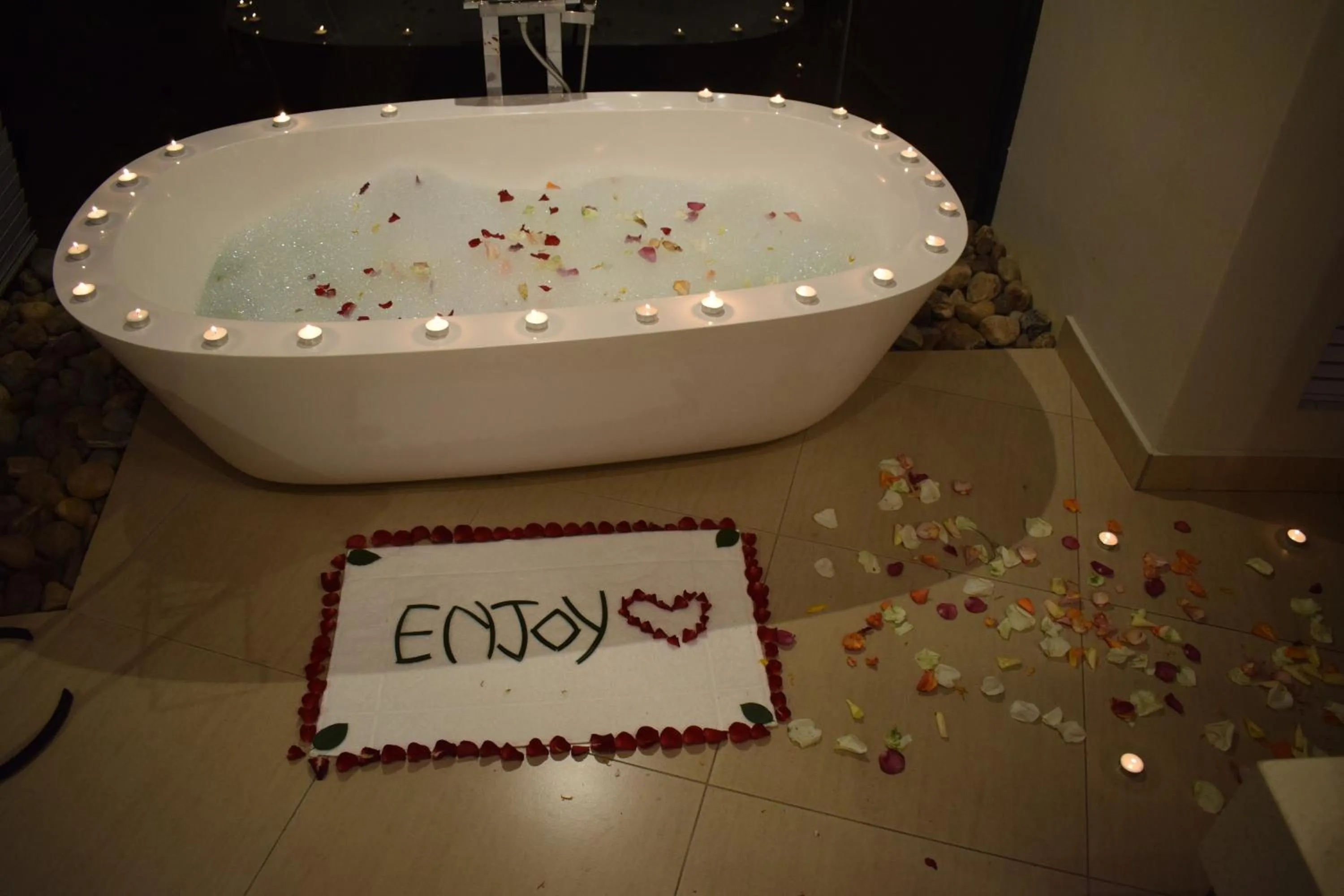 Bath in AM Lodge - Hoedspruit