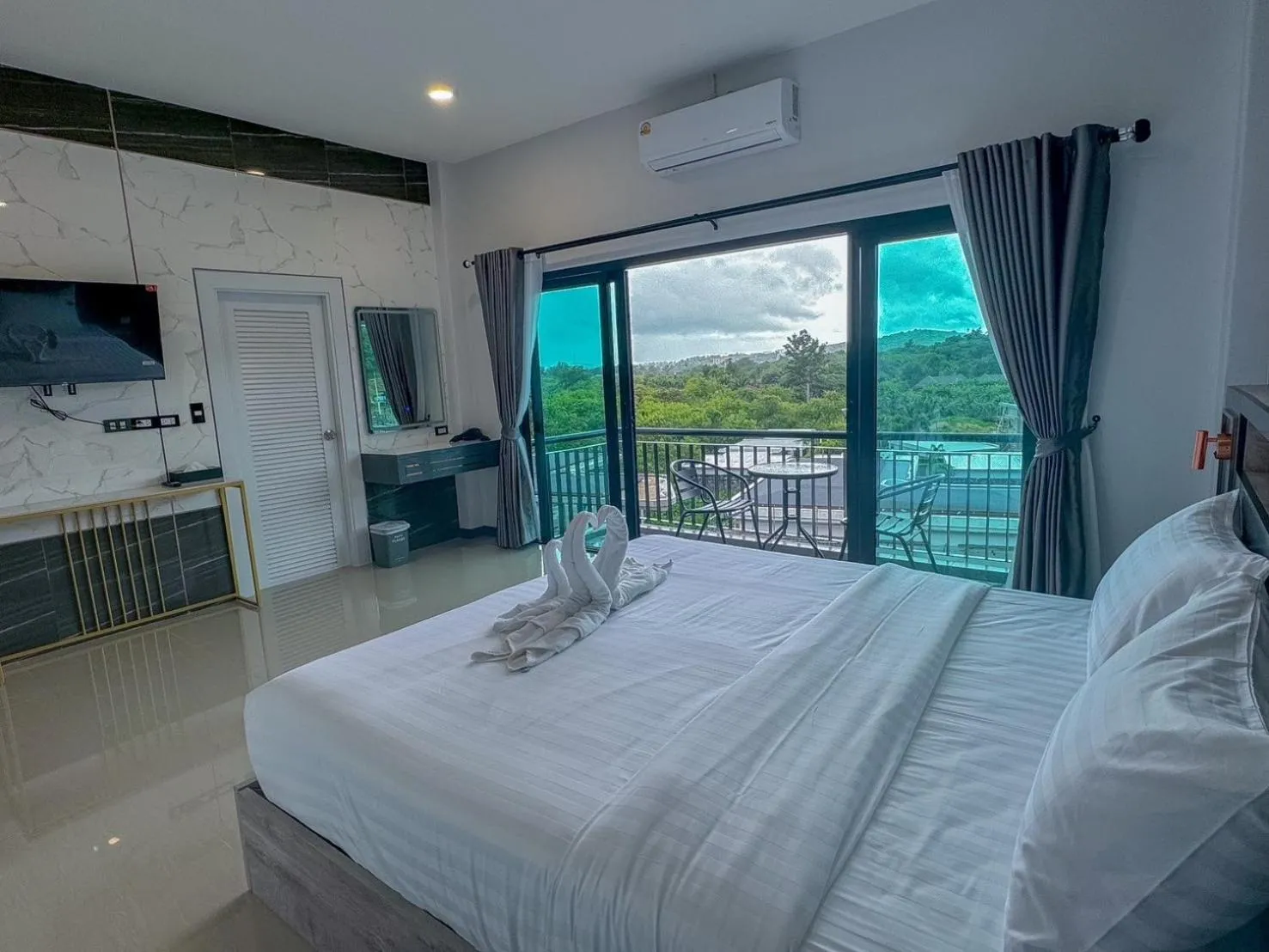 View (from property/room), Bed in Smile Boutique at Saiyuan