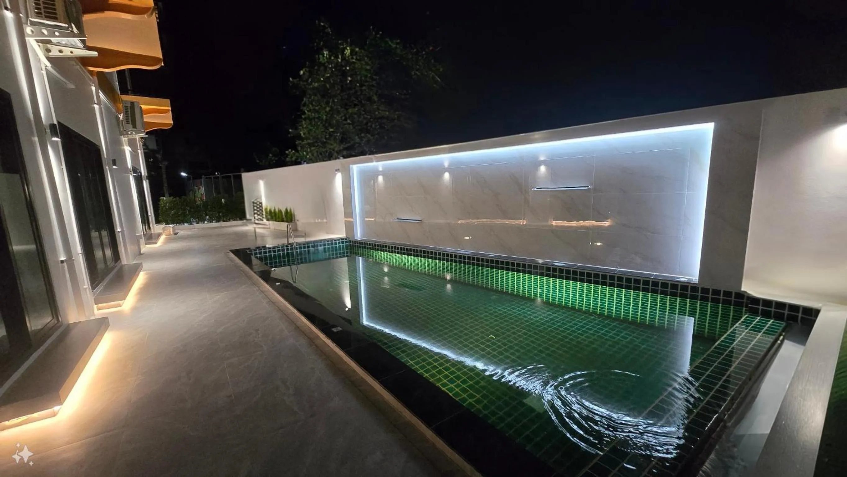 Swimming pool in Smile Boutique at Saiyuan