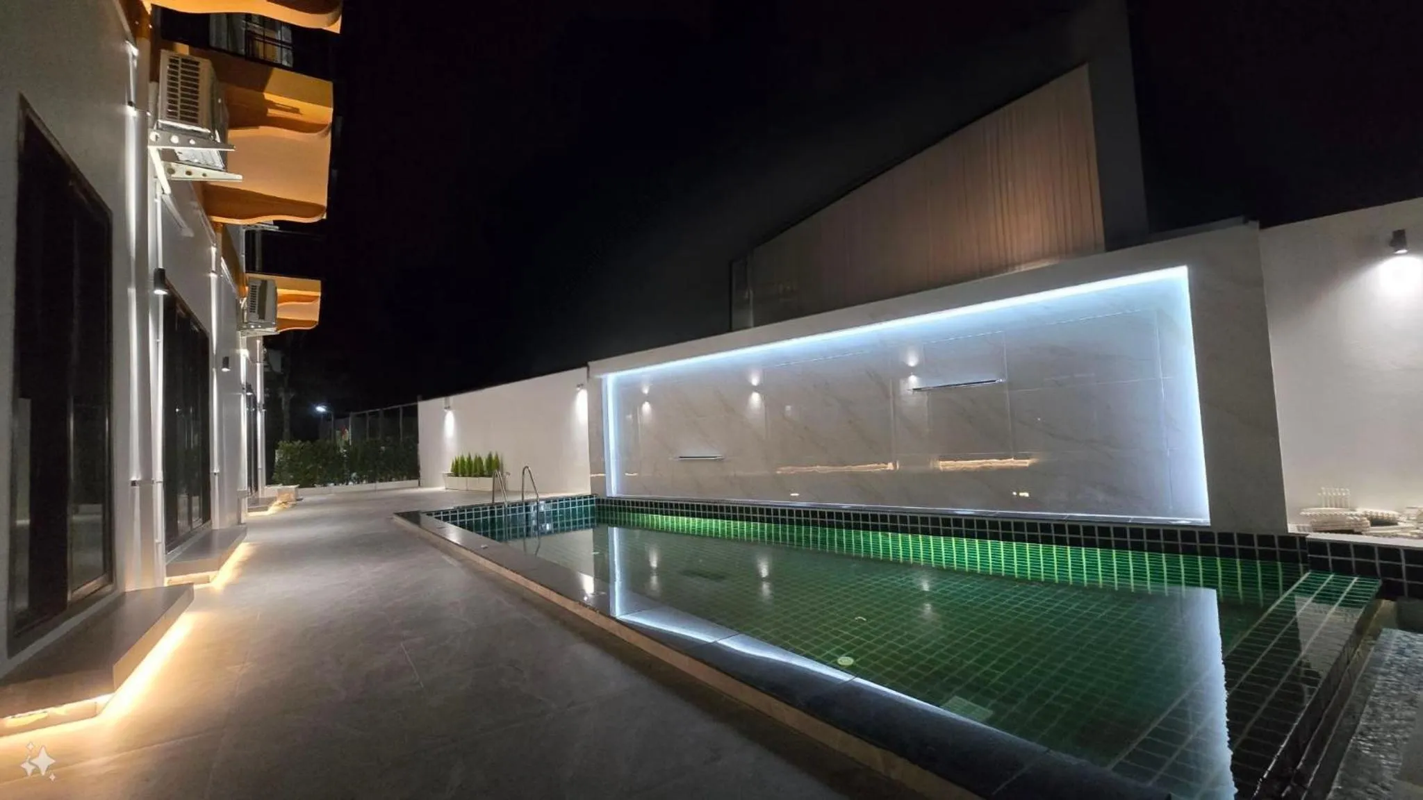 Swimming pool in Smile Boutique at Saiyuan