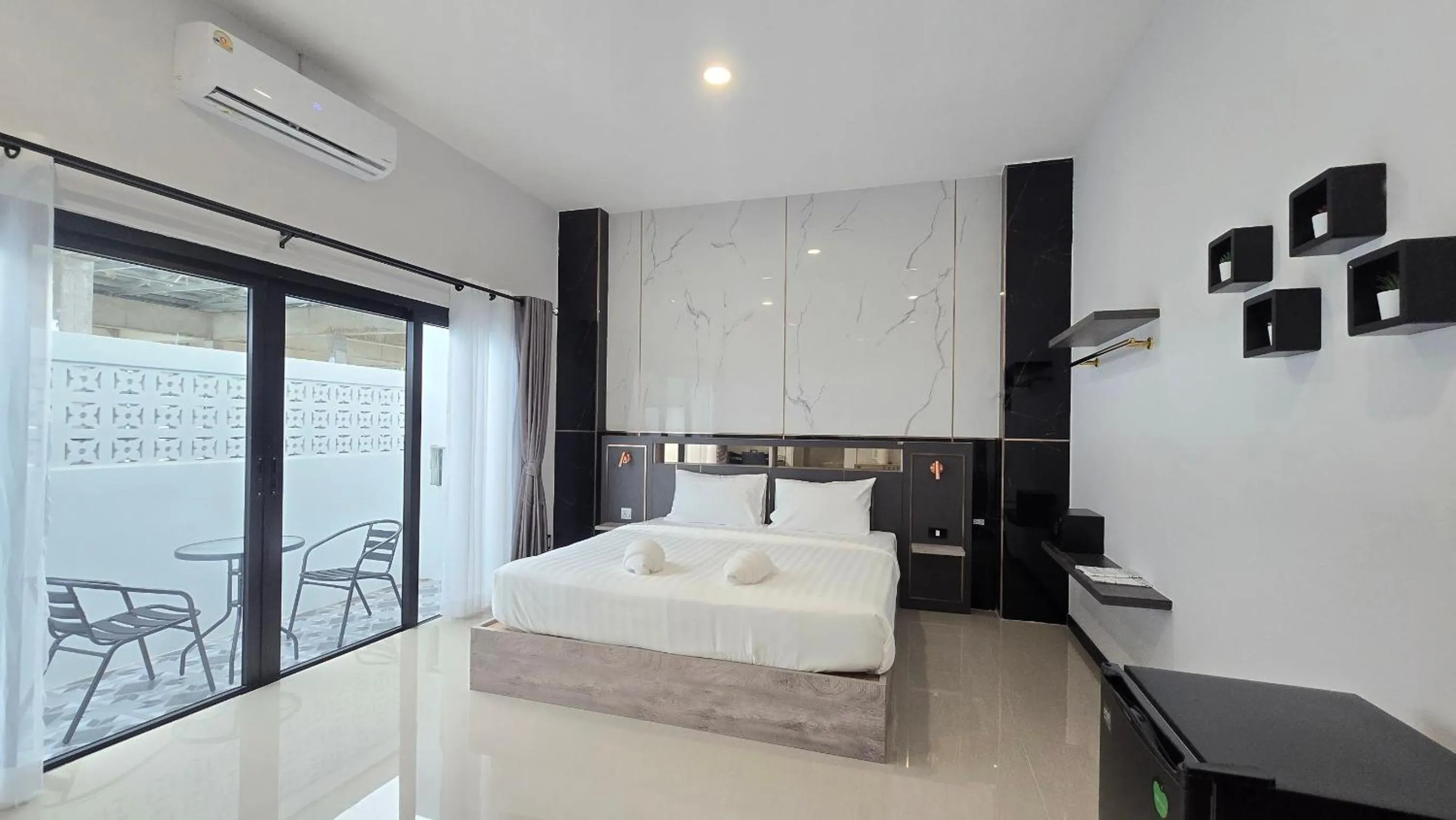 Bed in Smile Boutique at Saiyuan