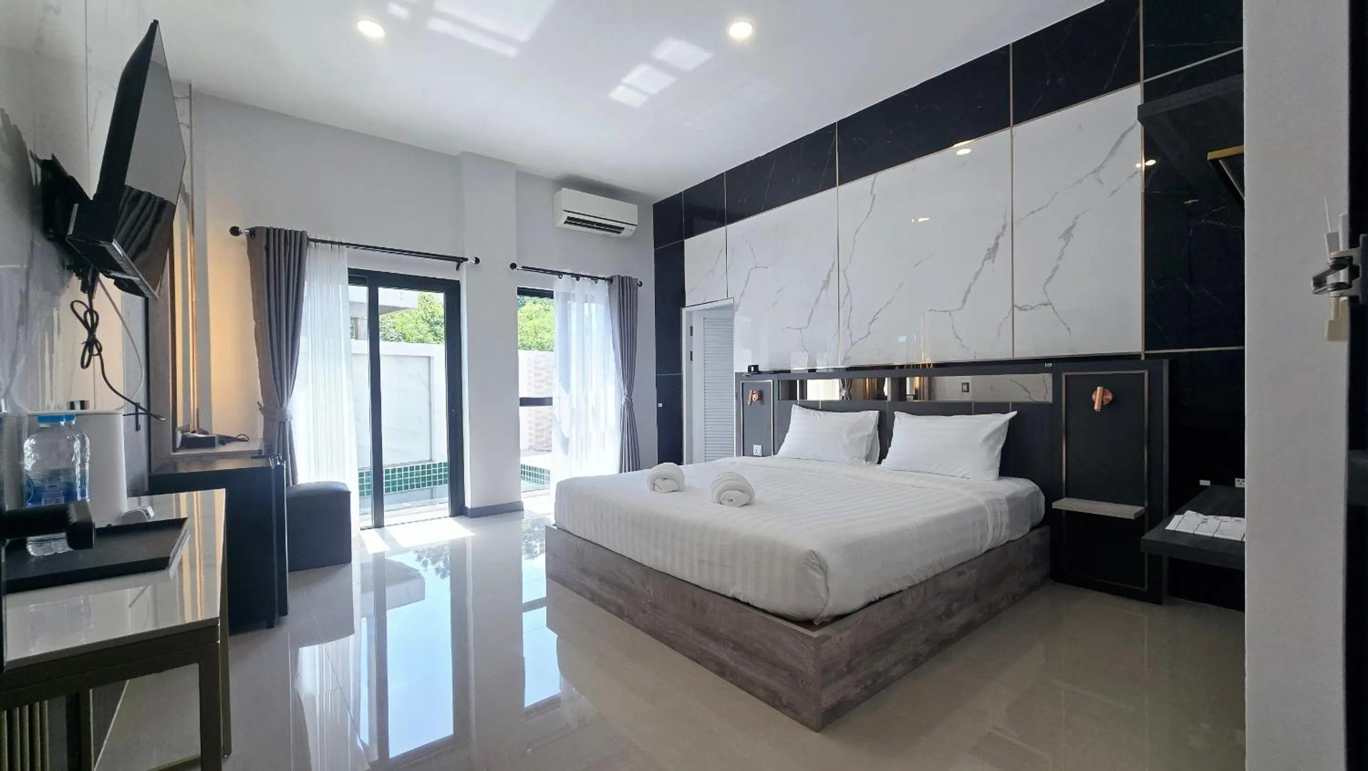 Bedroom, Bed in Smile Boutique at Saiyuan