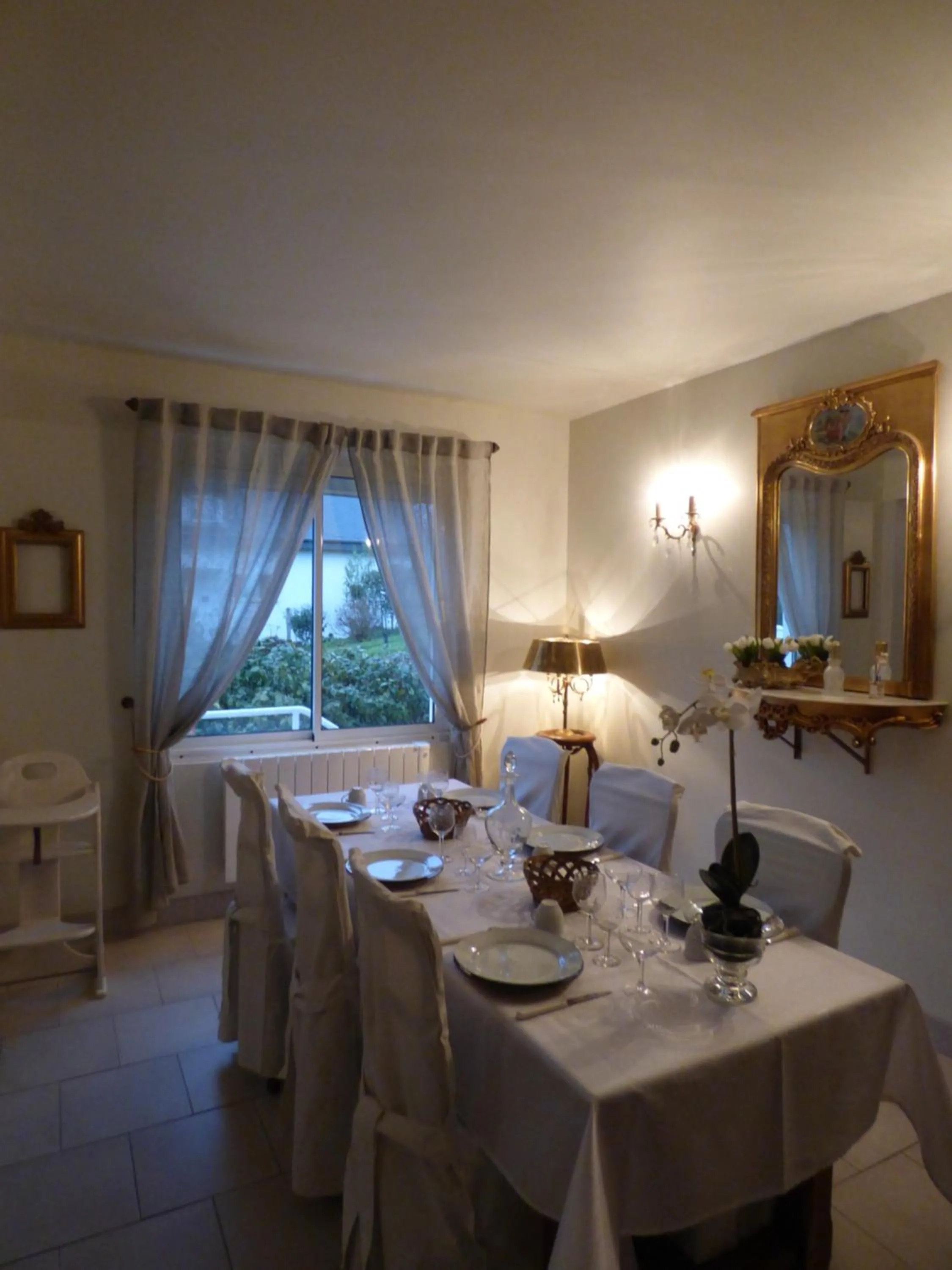 Living room in Le Clos des Camélias, 4 chambres- 8 personnes- 300m de la plage