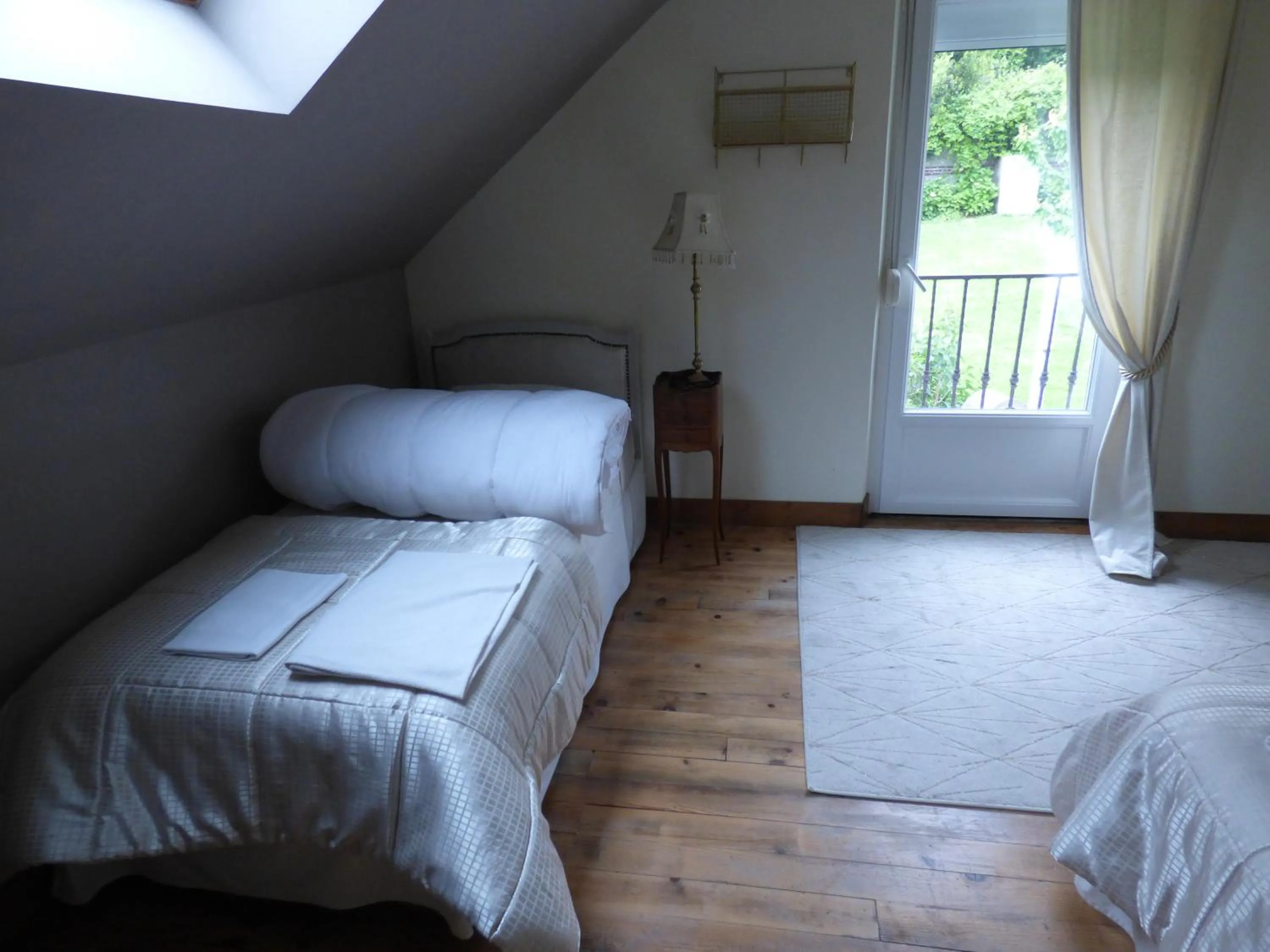 Bed in Le Clos des Camélias, 4 chambres- 8 personnes- 300m de la plage