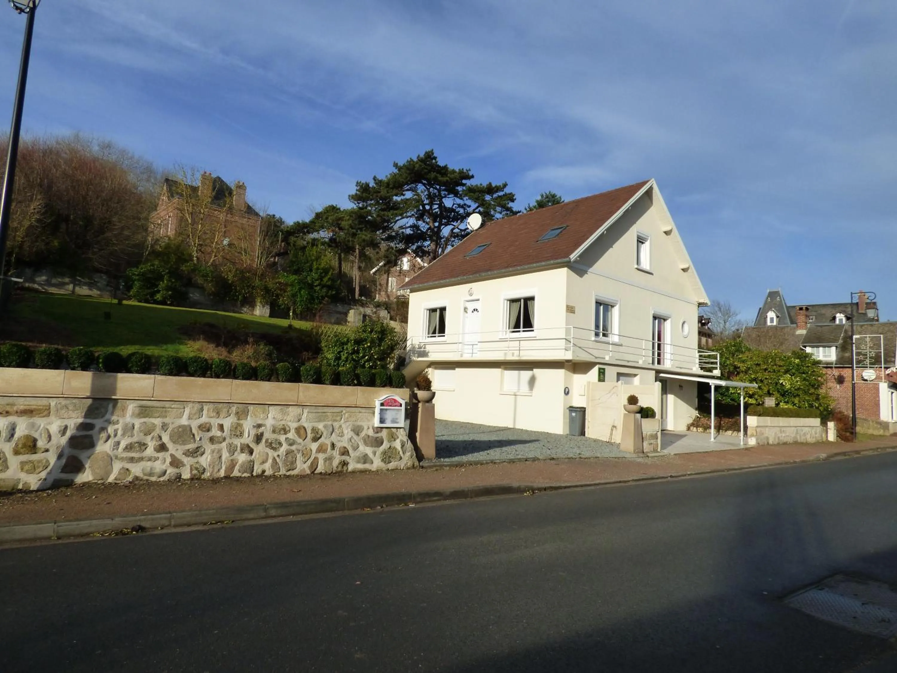 Four-Bedroom House in Le Clos des Camélias, 4 chambres- 8 personnes- 300m de la plage