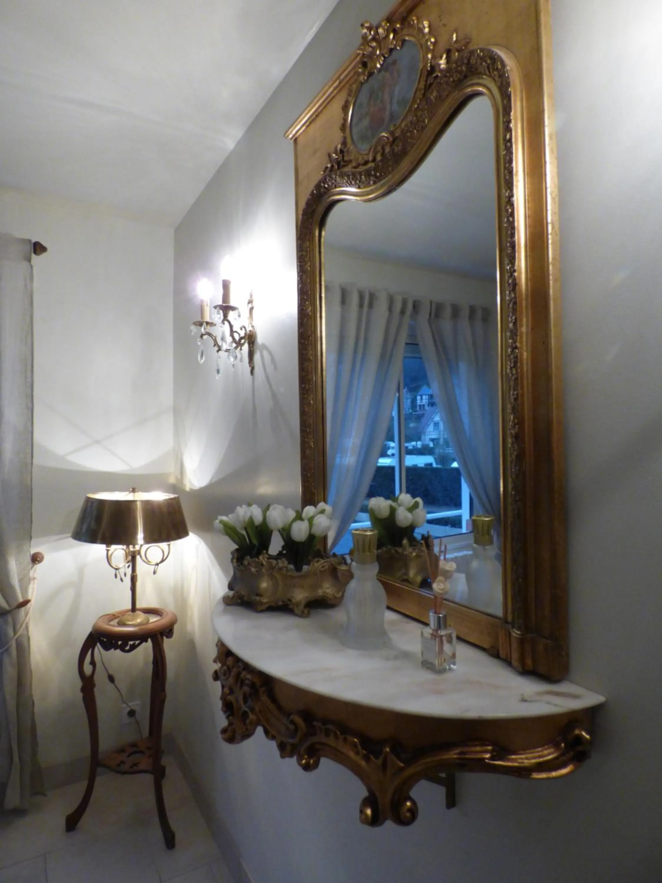 Decorative detail, Bed in Le Clos des Camélias, 4 chambres- 8 personnes- 300m de la plage