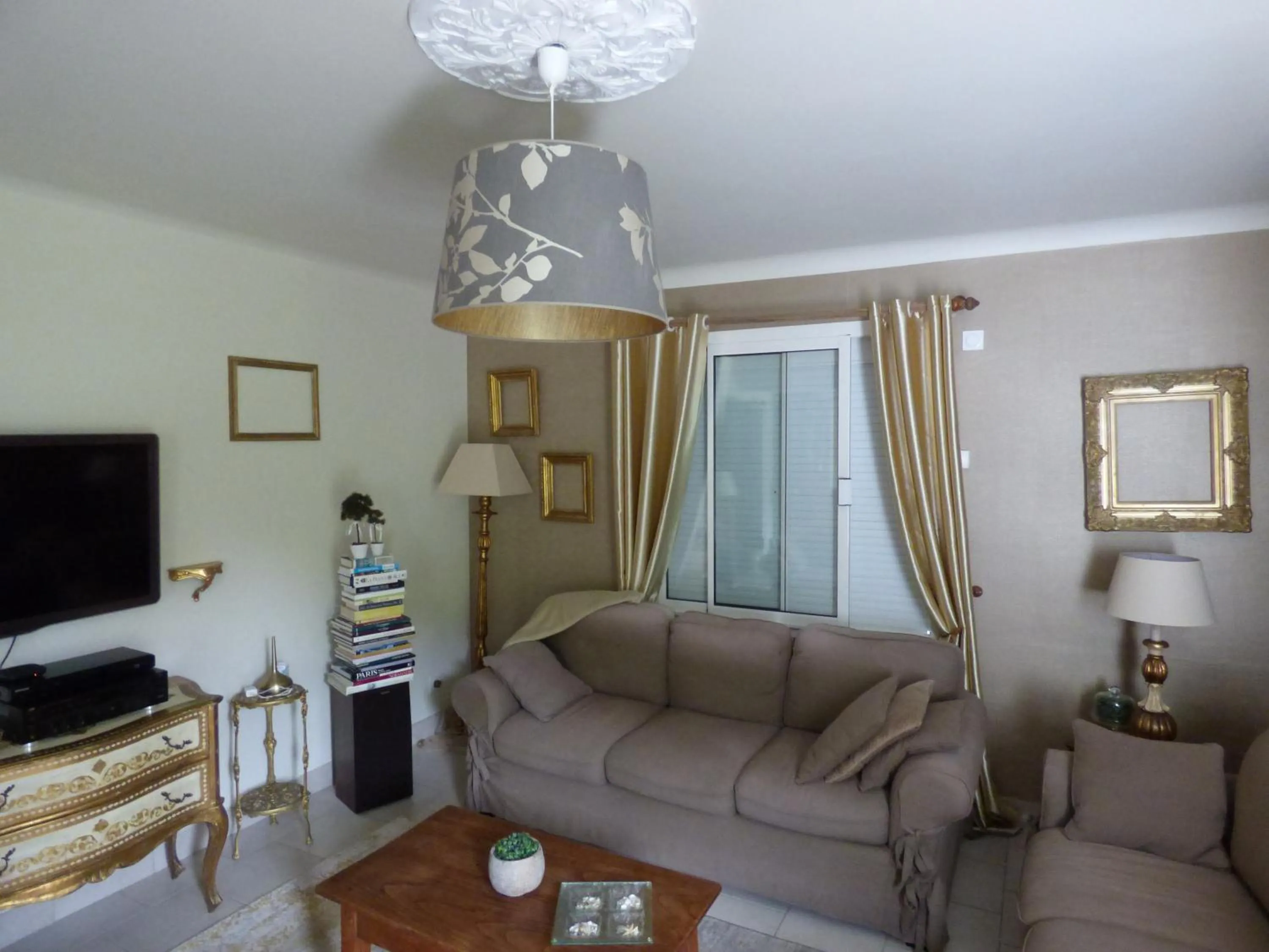 Le Clos des Camélias, 4 chambres- 8 personnes- 300m de la plage