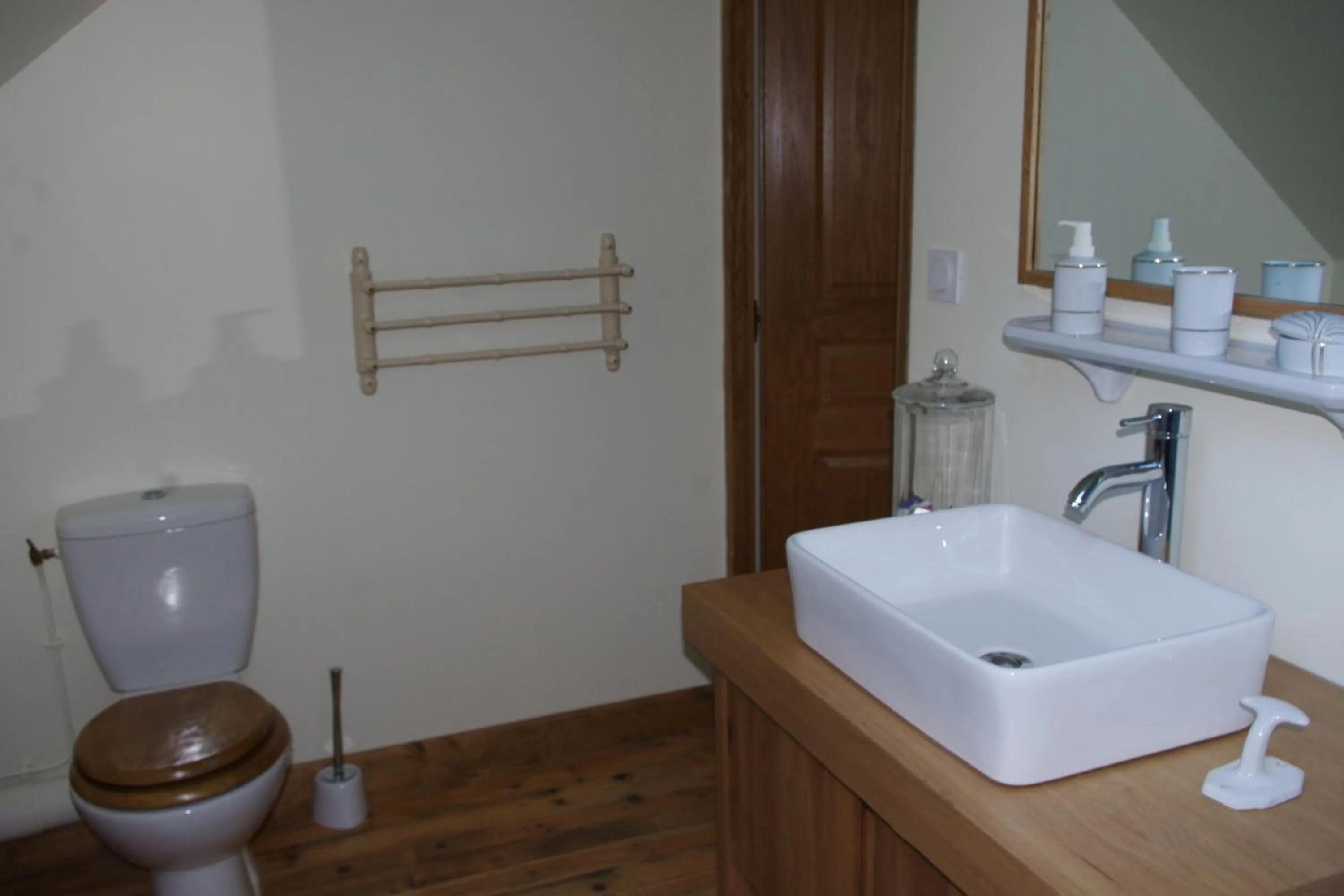 Bathroom in Le Clos des Camélias, 4 chambres- 8 personnes- 300m de la plage