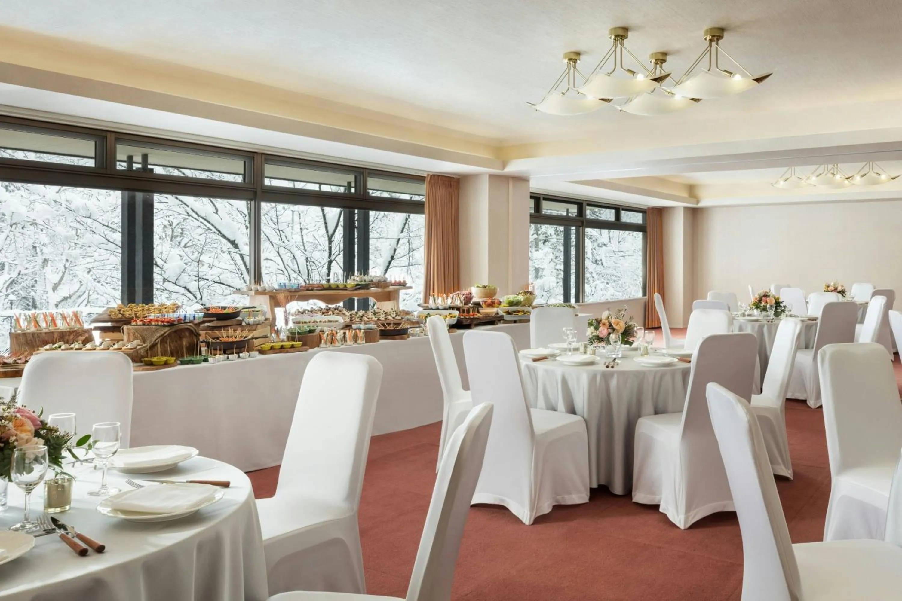 Meeting/conference room in Courtyard by Marriott Hakuba