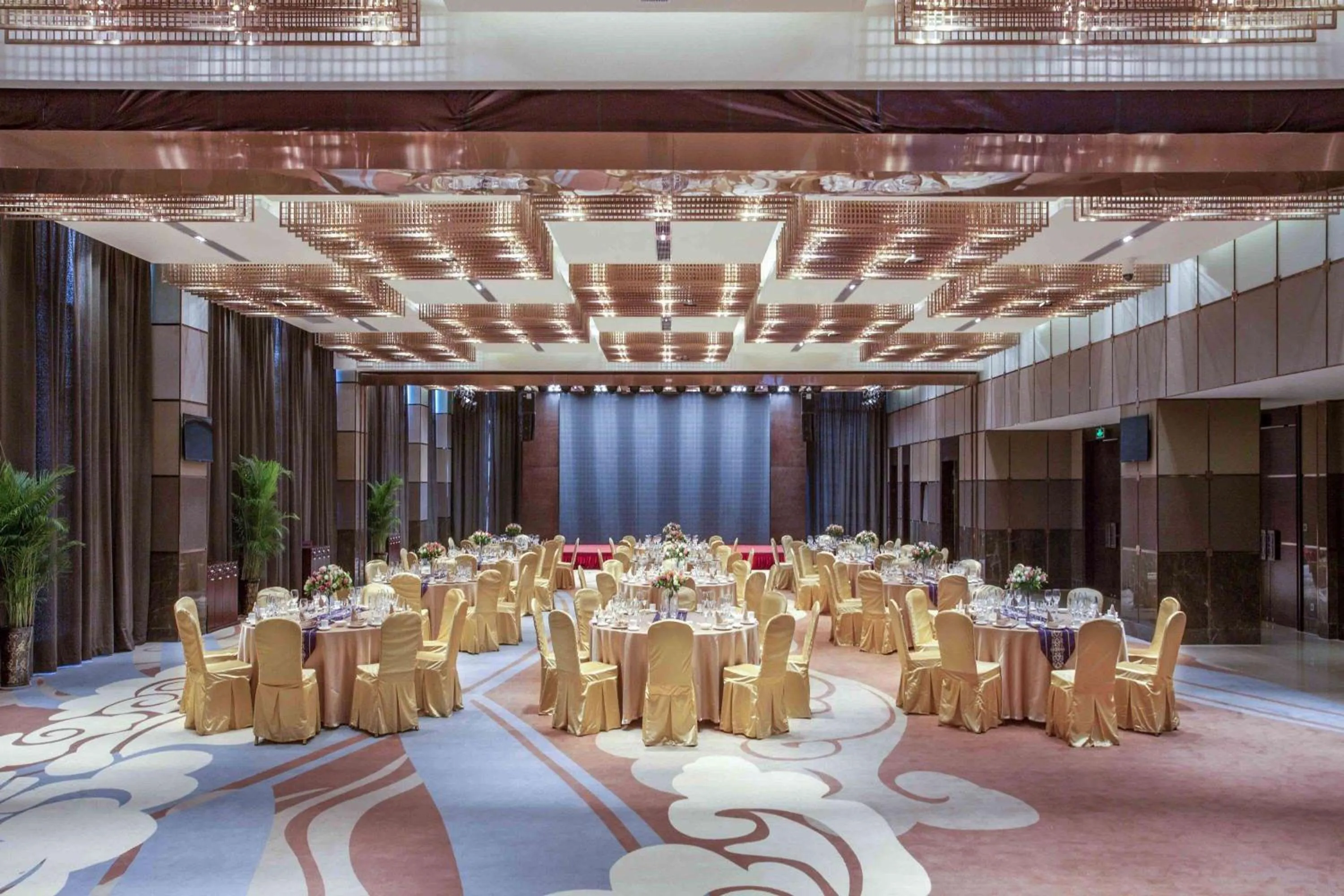 Meeting/conference room in Ramada Plaza by Wyndham Xi'an South