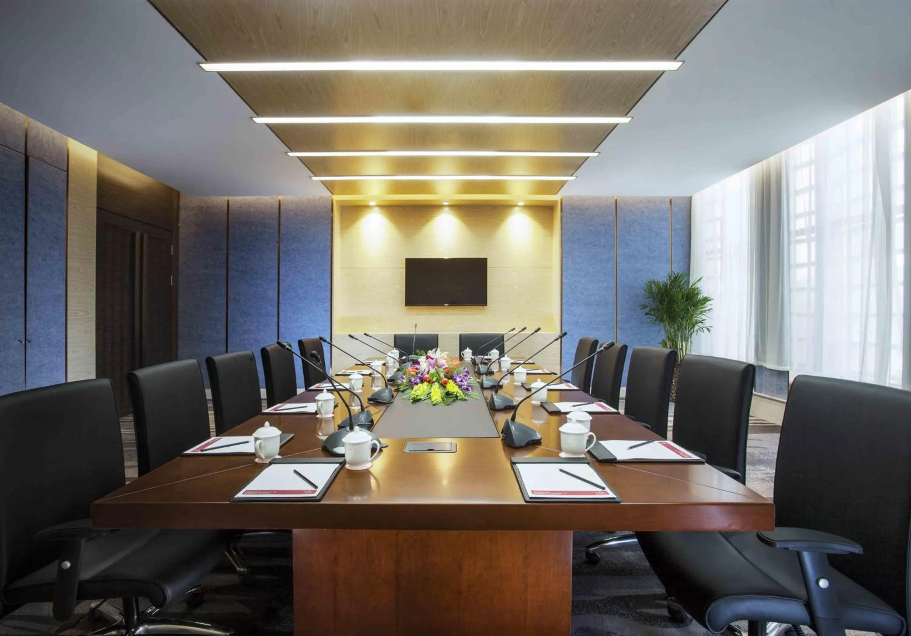 Business facilities in Ramada Plaza by Wyndham Xi'an South