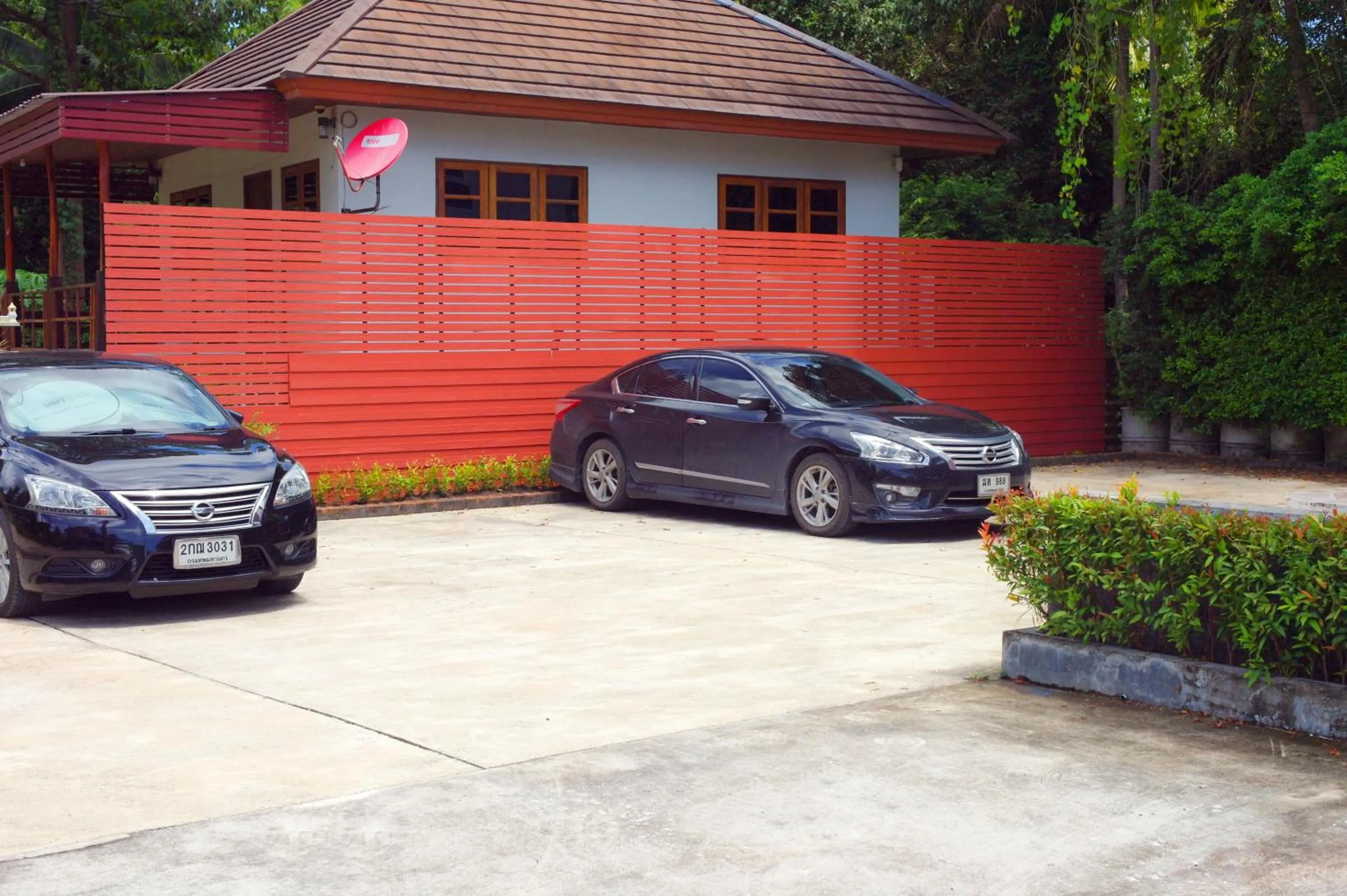 Facade/entrance in Baan i Talay Chumphon บ้านไอทะเลชุมพร