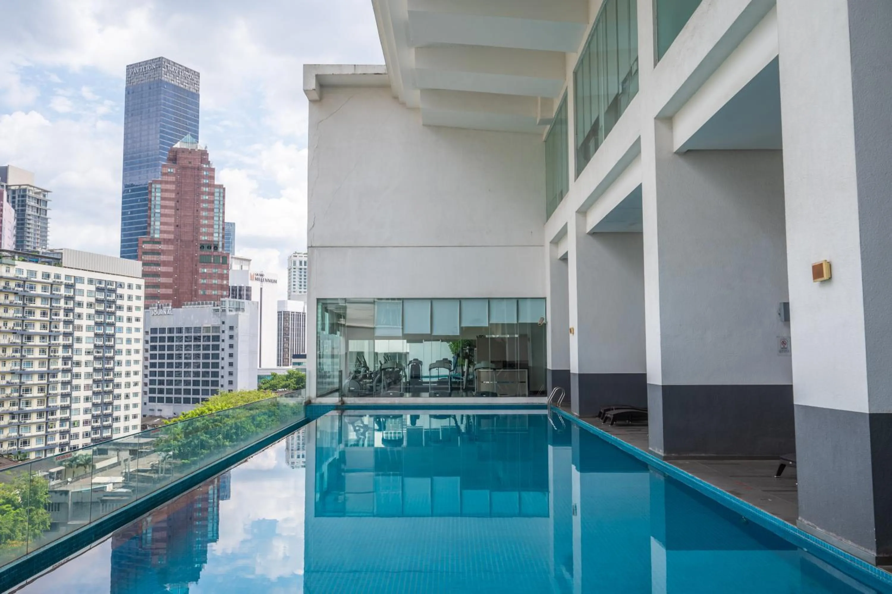 Swimming pool in Sky Manor One Bukit Ceylon KLCC