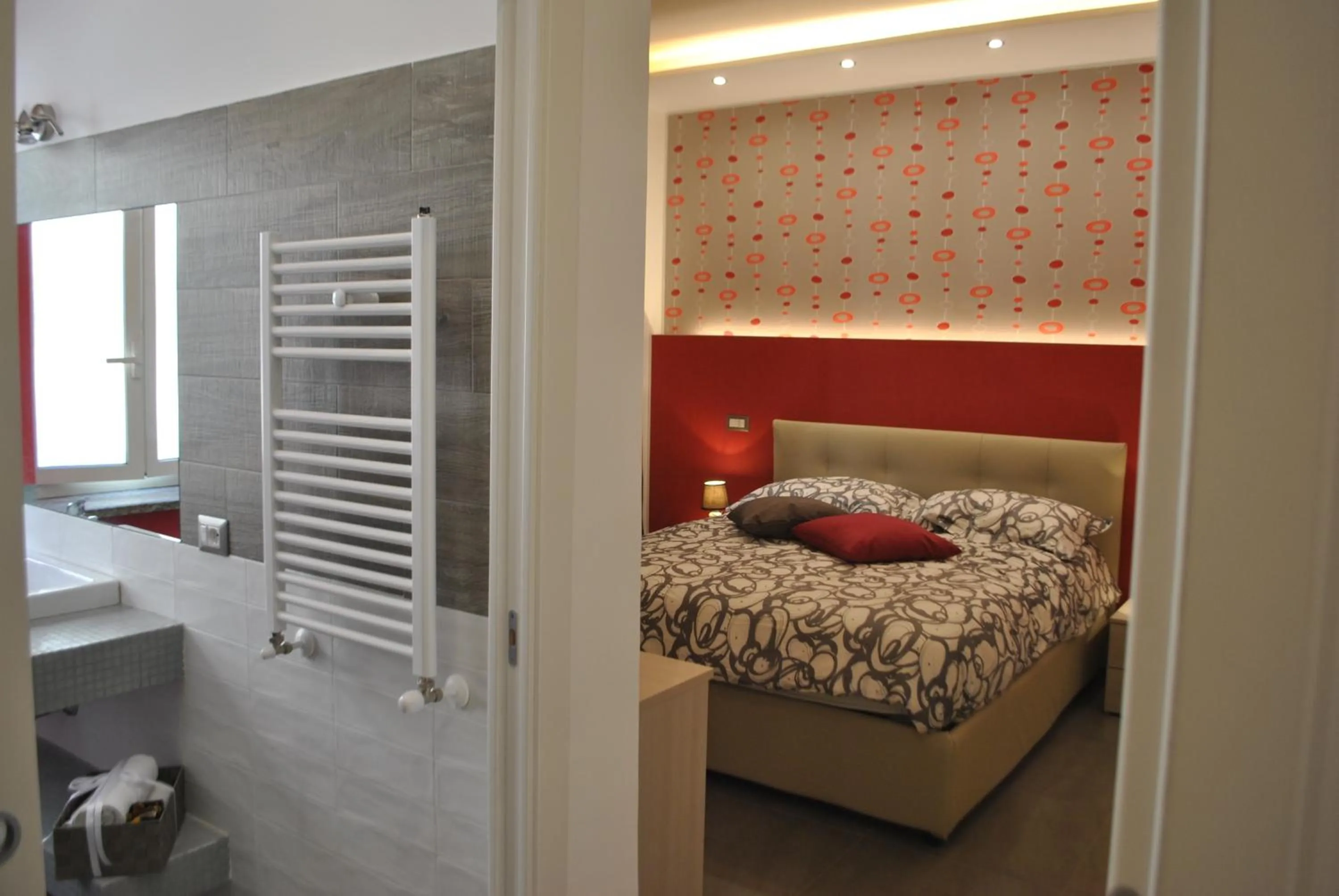 Photo of the whole room, Bed in Happy Home