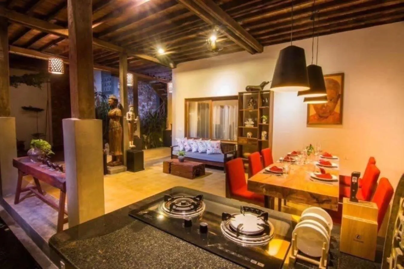 Kitchen or kitchenette, Bed in Villa Isann