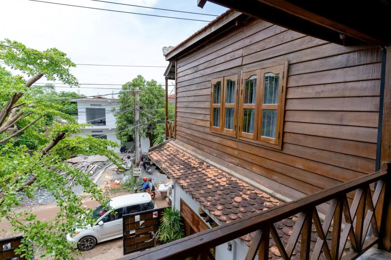 Property building in Villa Isann