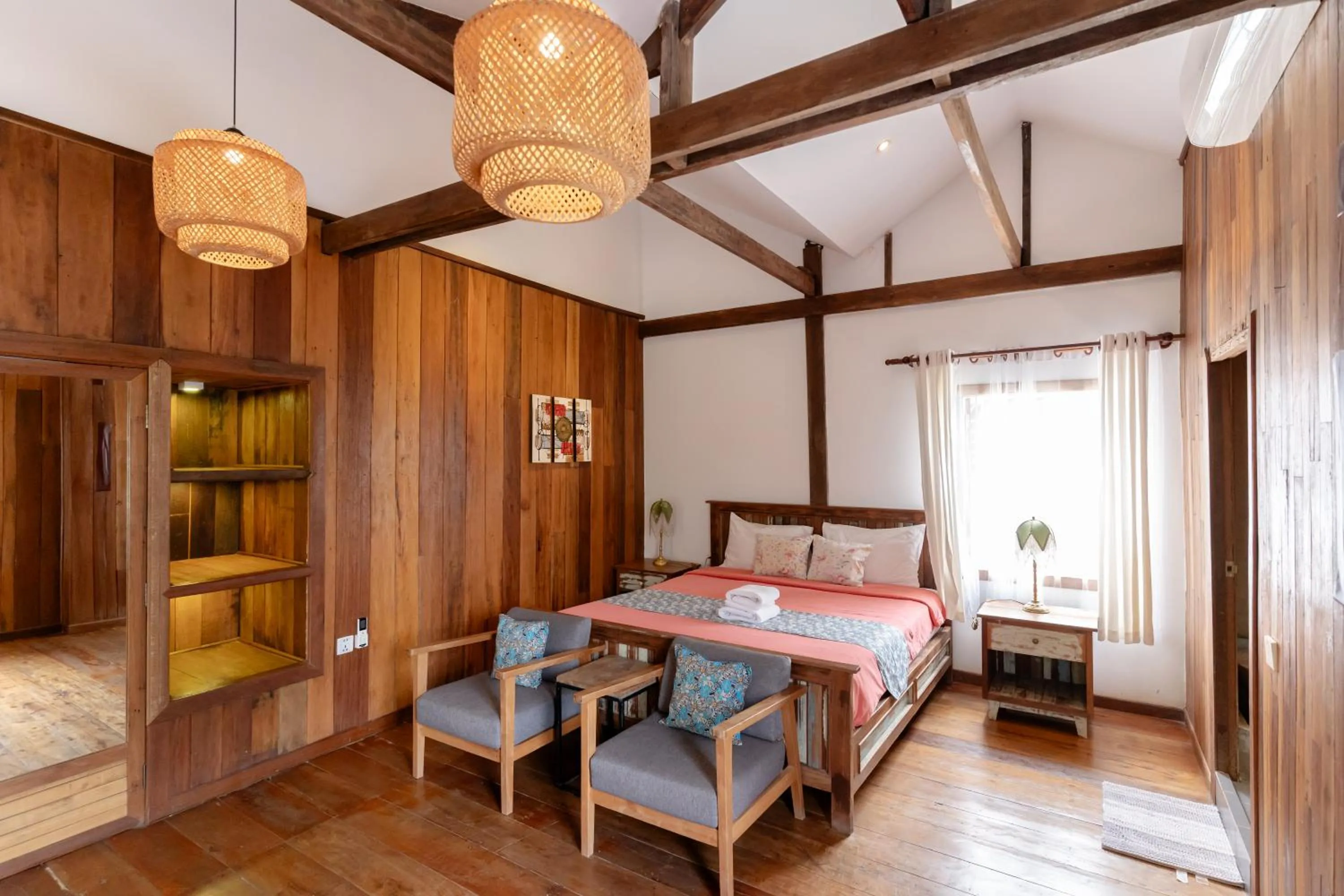 Photo of the whole room, Bed in Villa Isann