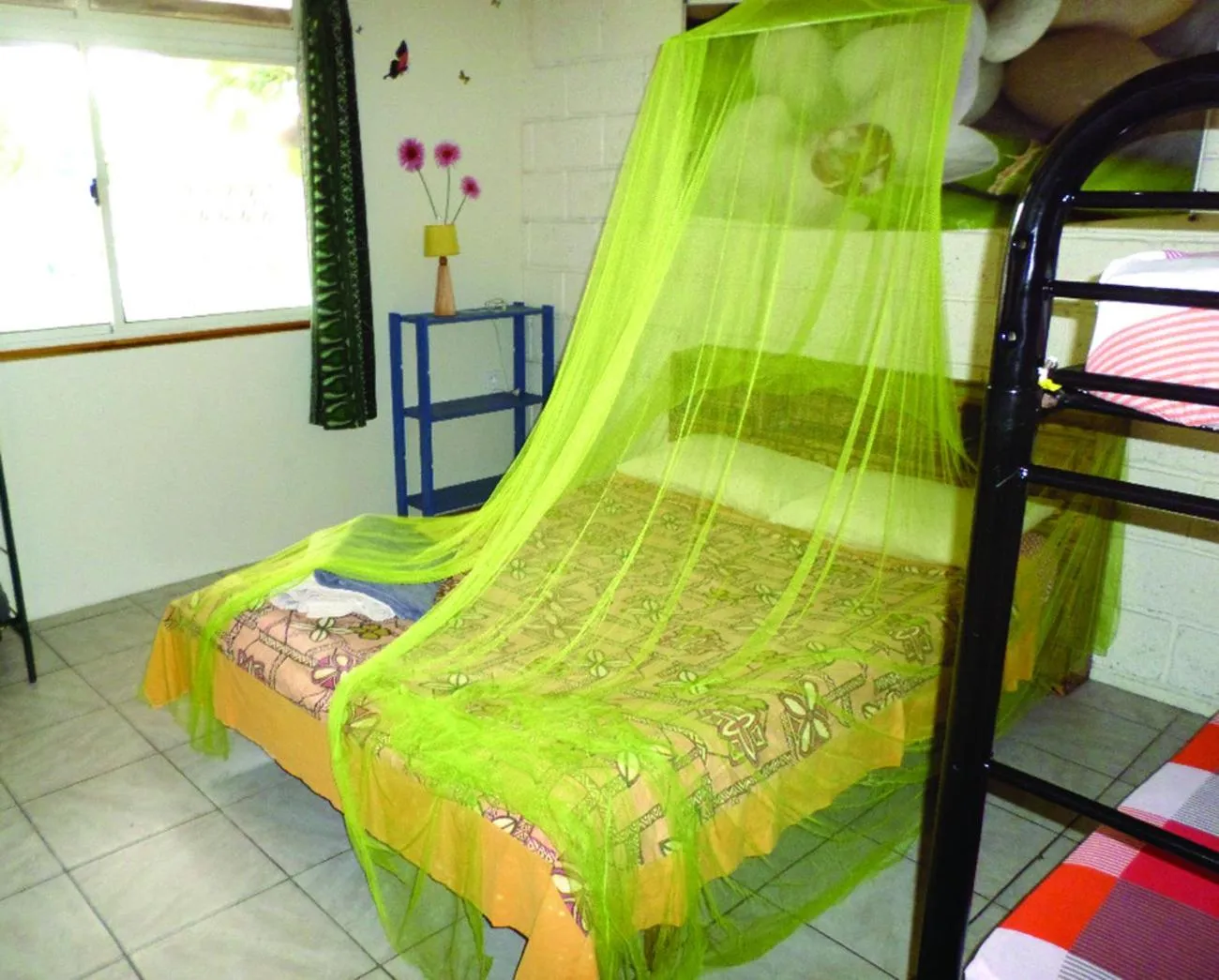 Photo of the whole room, Bed in Pension TE MITI - PLAGE-BEACH 200m - Mahana Parc & Vaiava Beach pk18 - B&B CHAMBRES ou DORTOIR