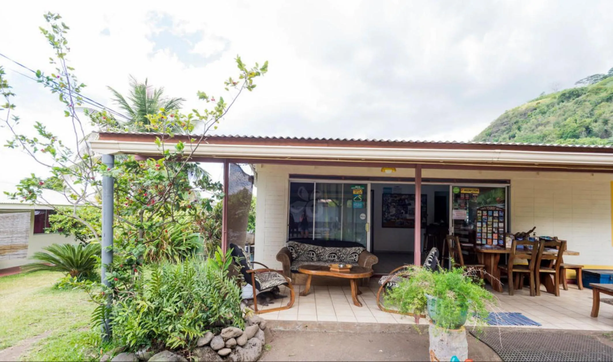 Lobby or reception in Pension TE MITI - PLAGE-BEACH 200m - Mahana Parc & Vaiava Beach pk18 - B&B CHAMBRES ou DORTOIR