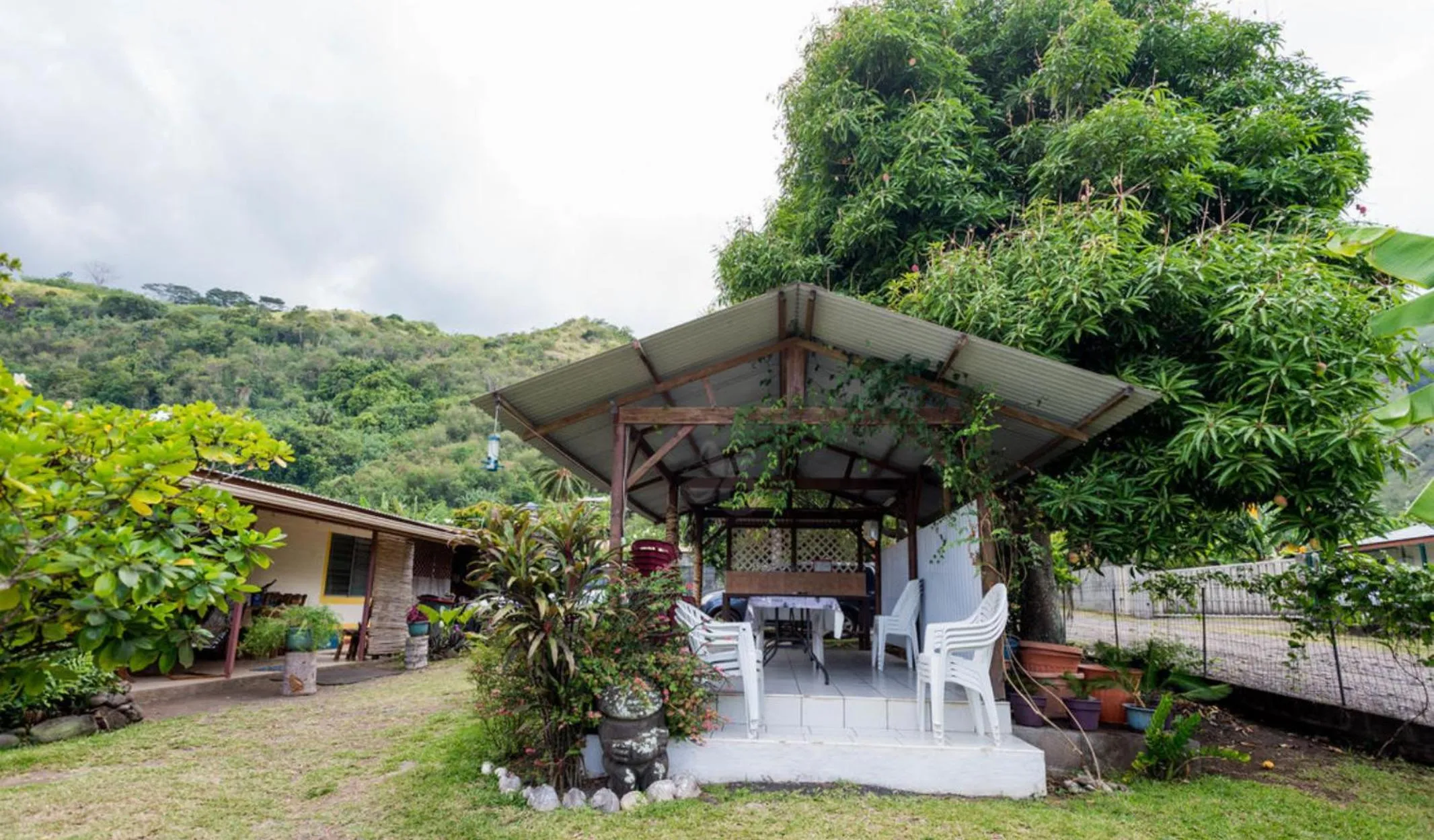 Natural landscape in Pension TE MITI - PLAGE-BEACH 200m - Mahana Parc & Vaiava Beach pk18 - B&B CHAMBRES ou DORTOIR