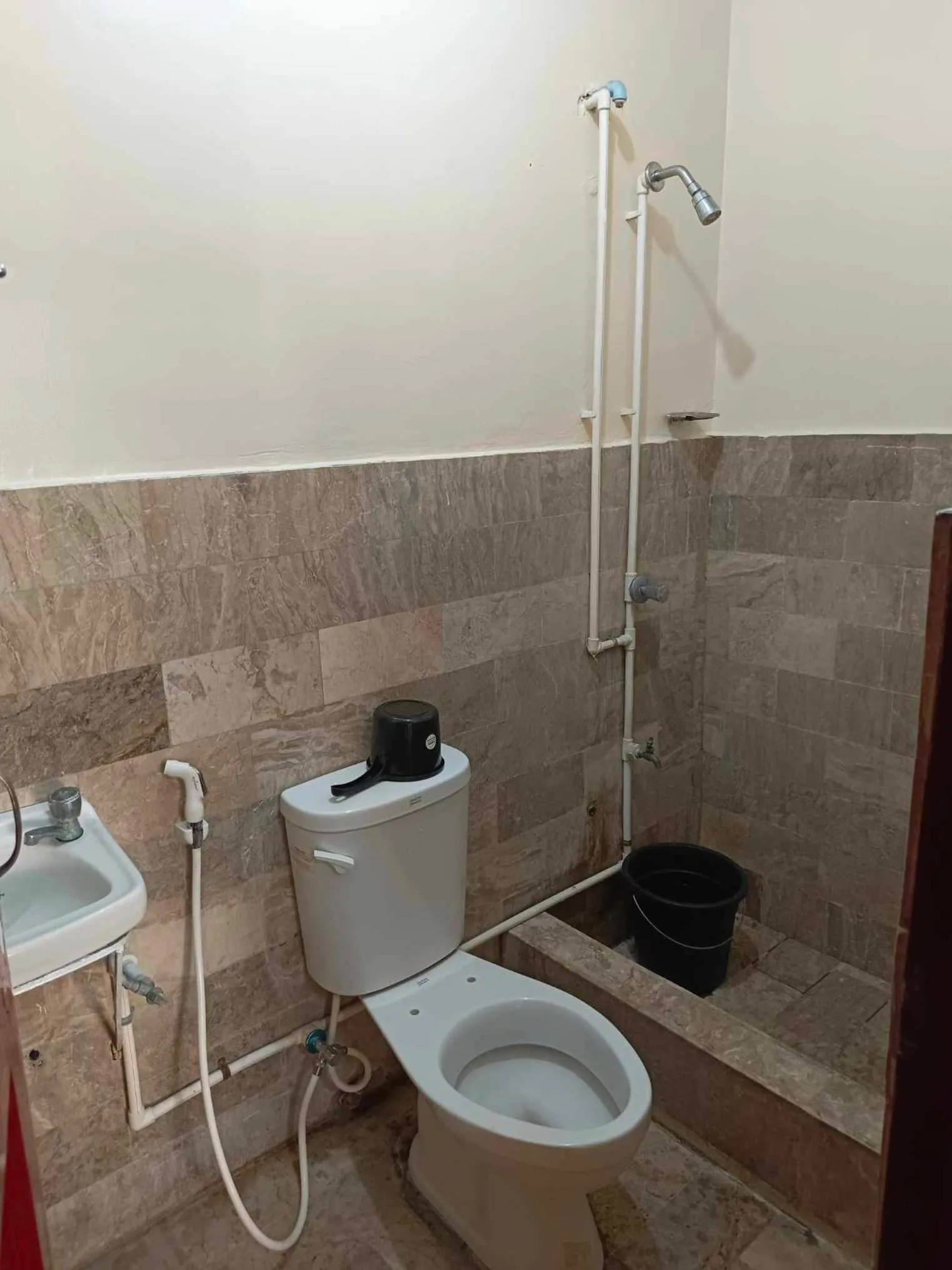 Bathroom in starlight lodging house