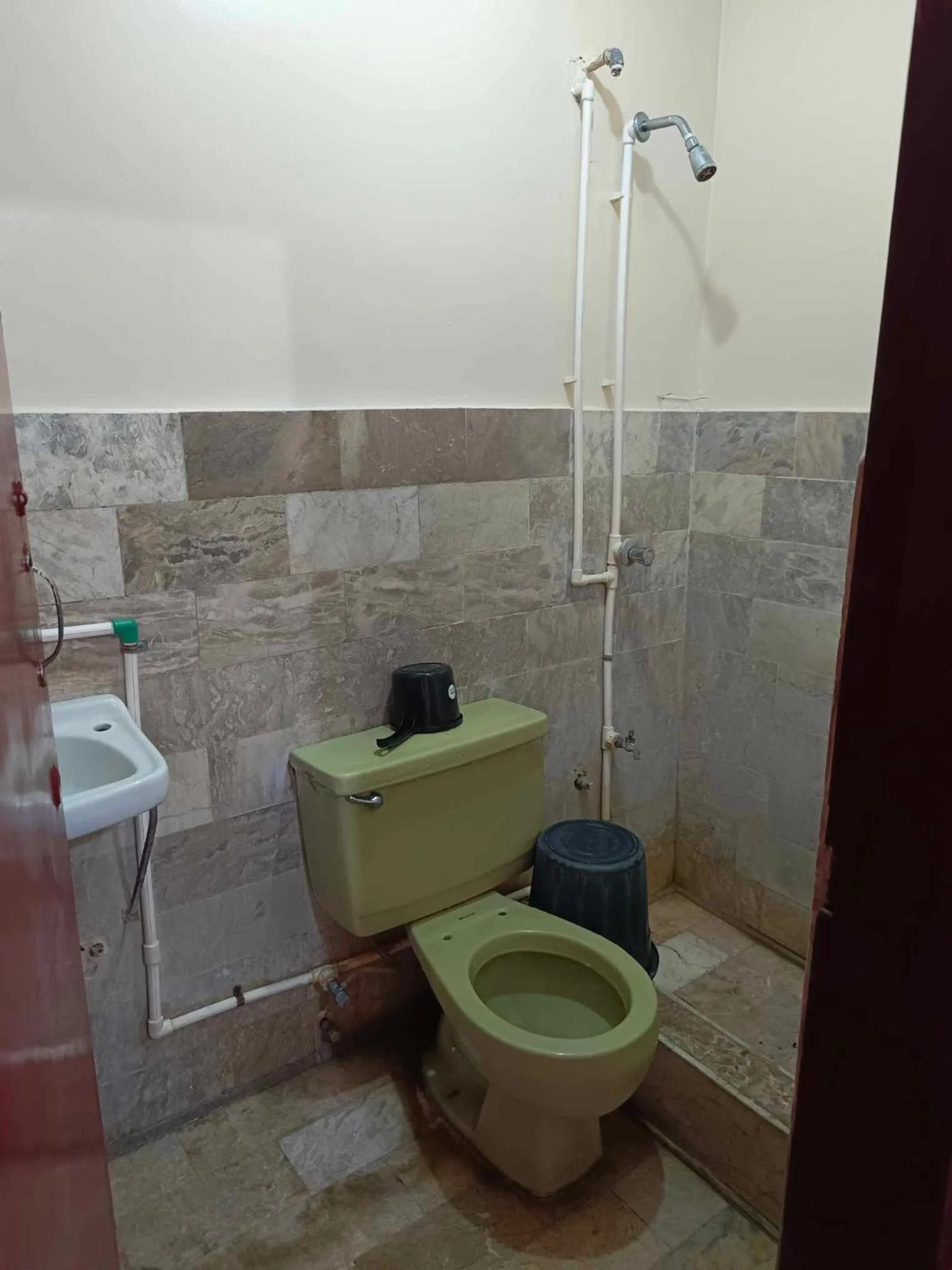 Bathroom in starlight lodging house