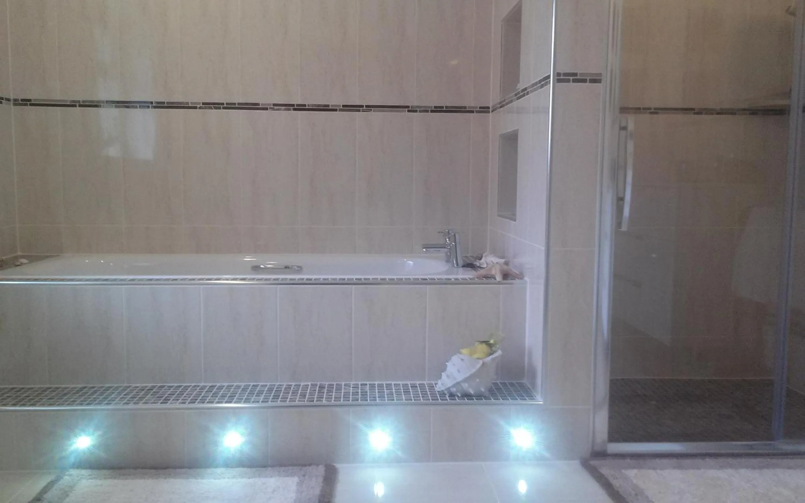 Hot Tub in Laburnum B&B