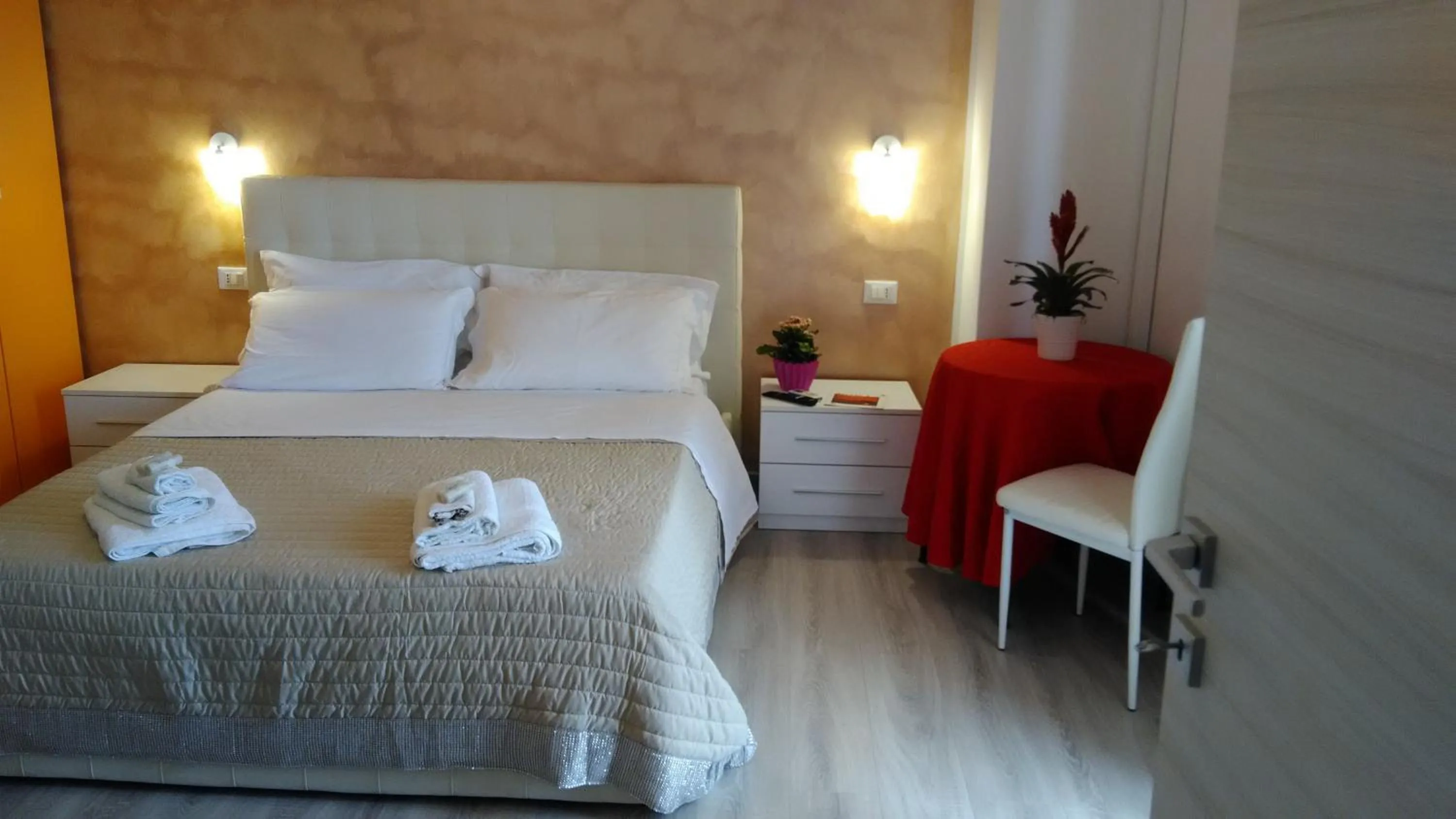 Bedroom, Bed in Viola di Mare Rooms and Parking