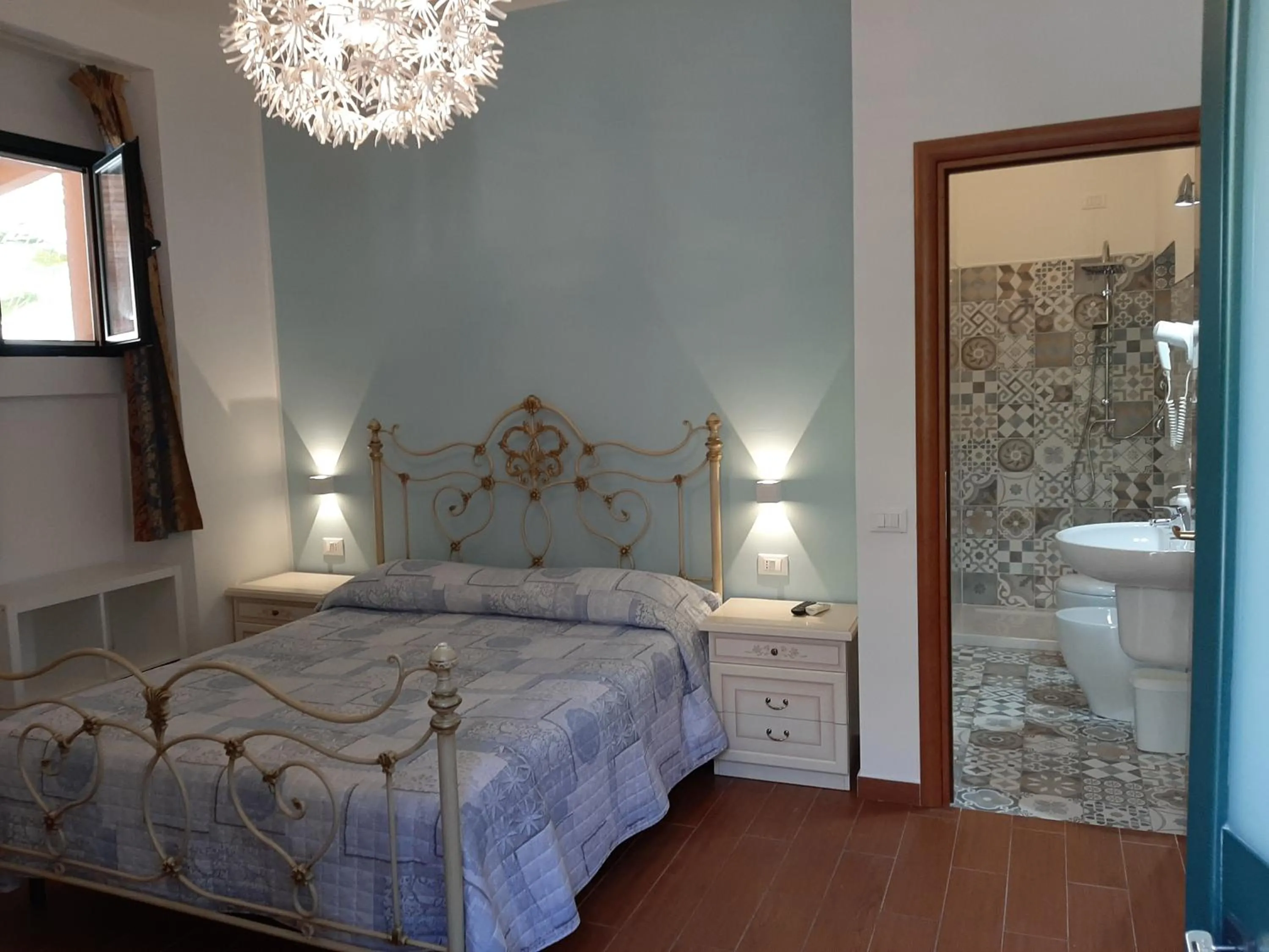 Bedroom, Bed in Viola di Mare Rooms and Parking