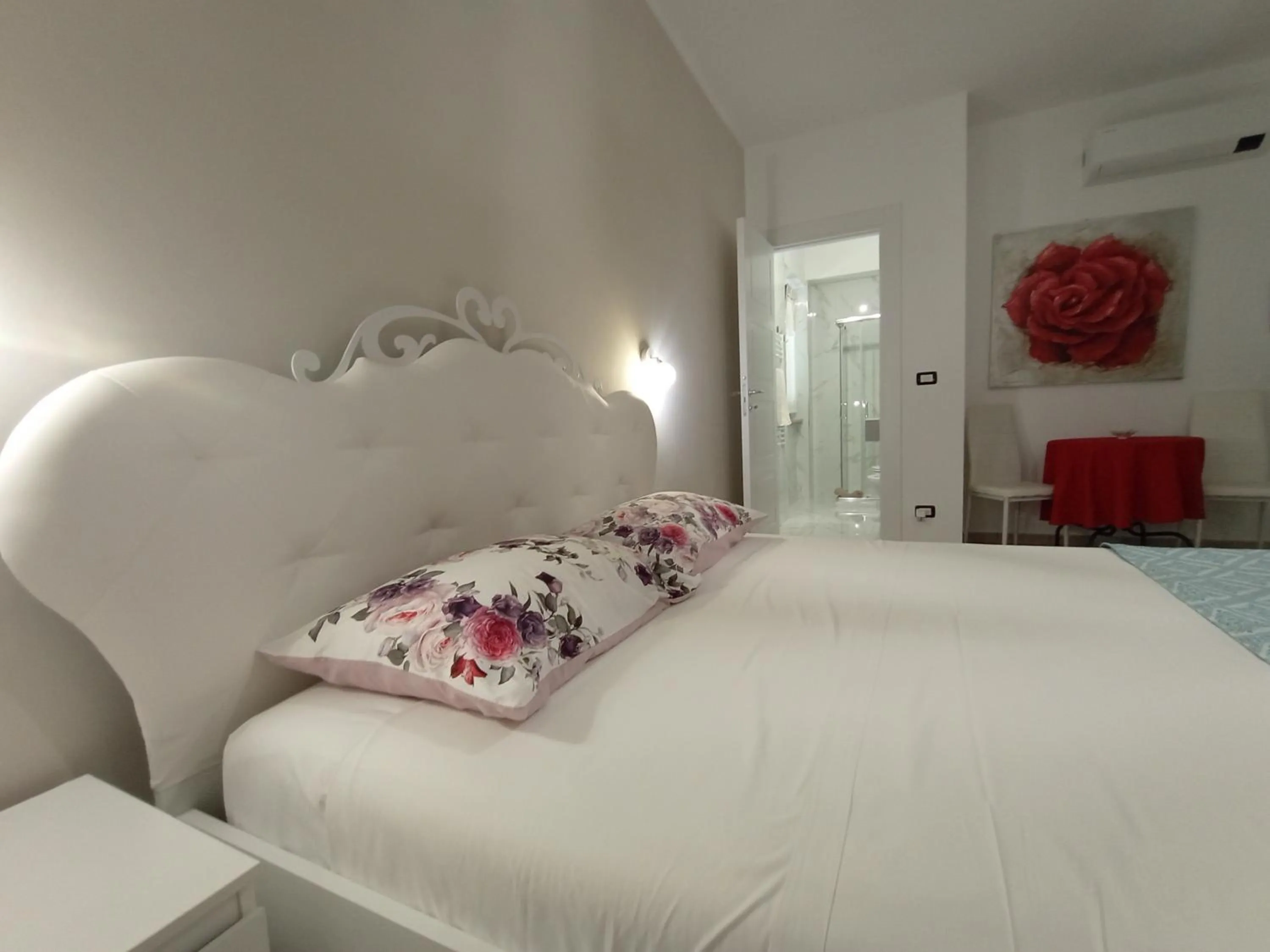 Bed in Viola di Mare Rooms and Parking