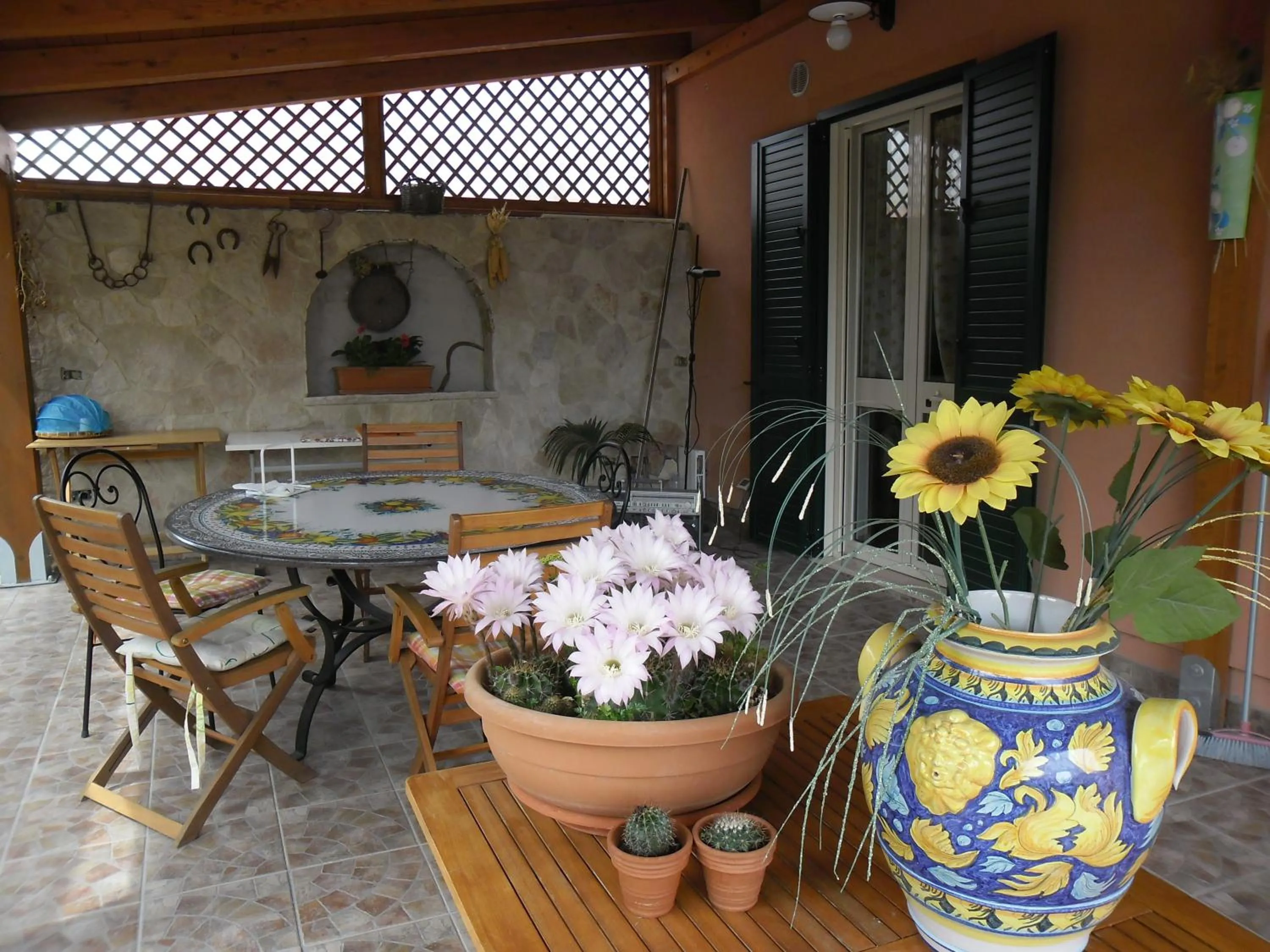 Entertainment in Viola di Mare Rooms and Parking