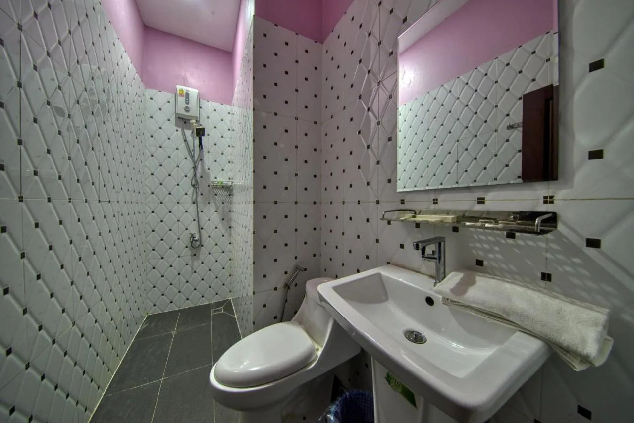 Toilet in Kalinga Art Home Guest House